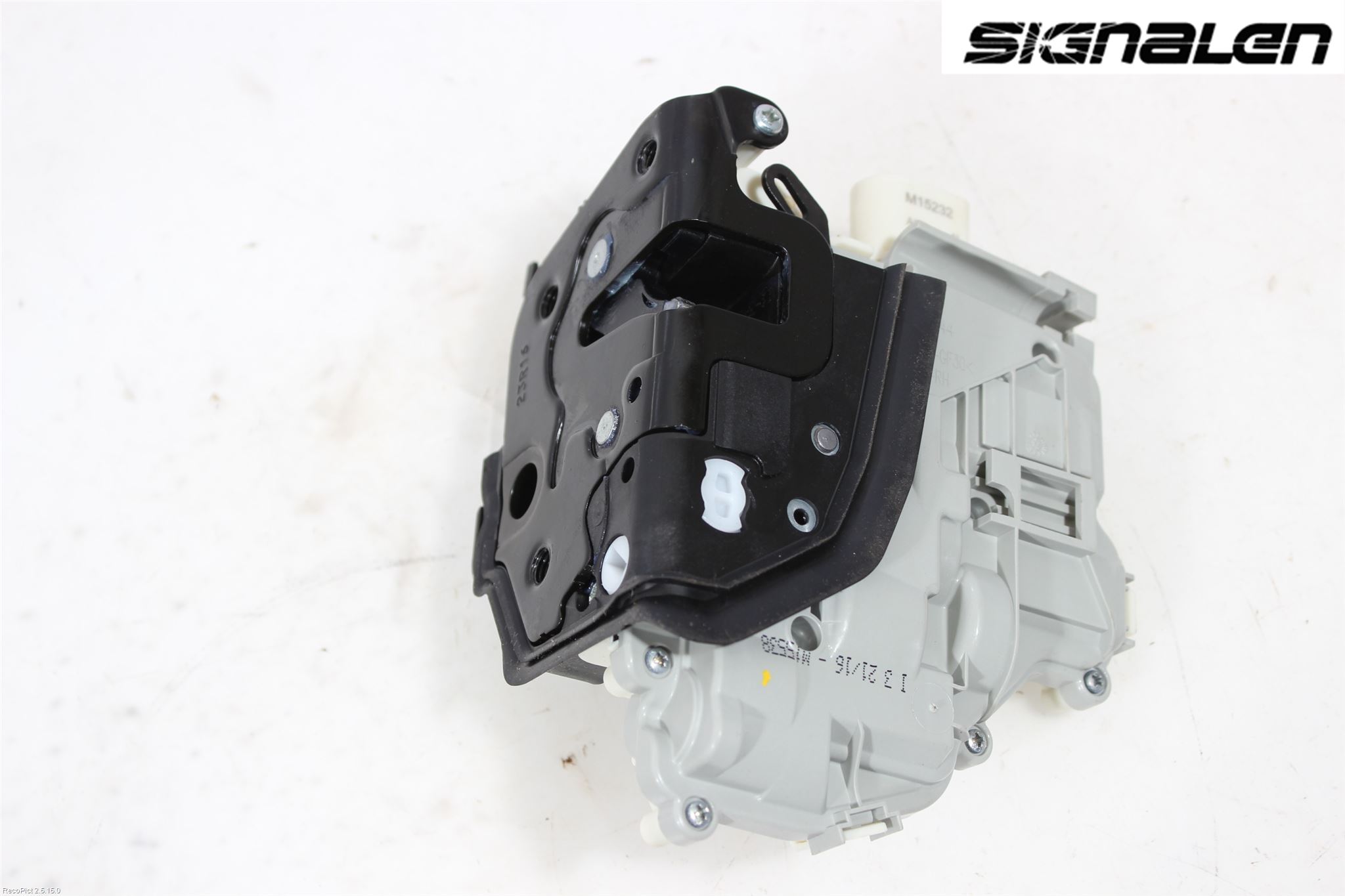 Audi A4/S4 B9 16-19 Låskista-Dörrlås