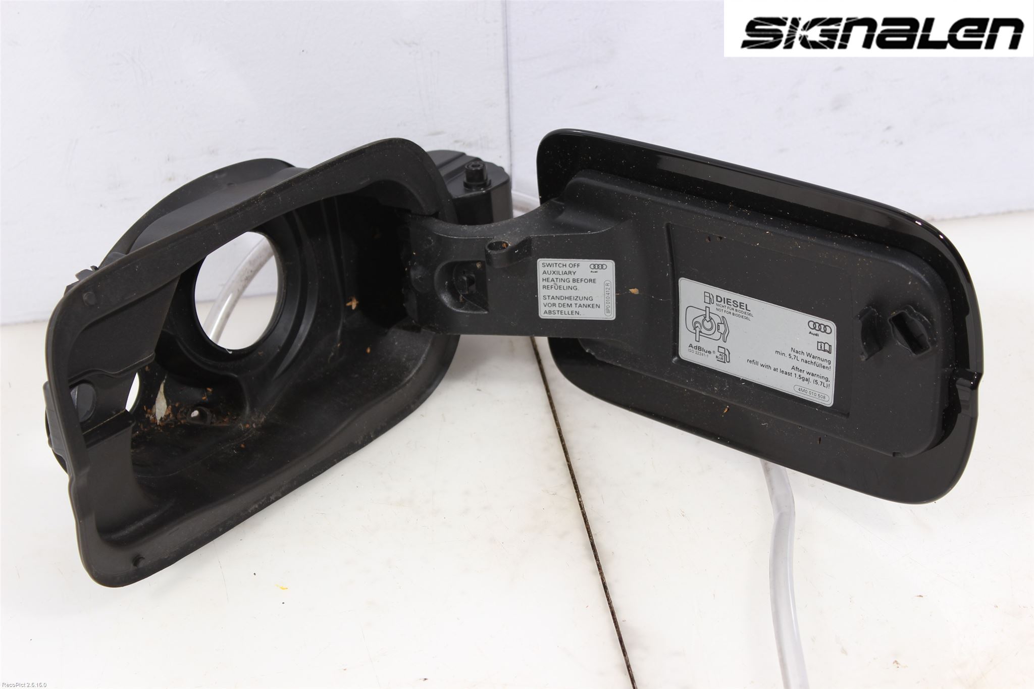 Audi A4/S4 B9 16-19 Tanklucka