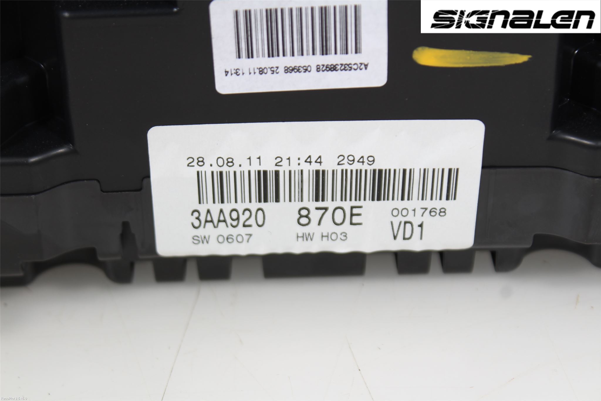 Volkswagen VW PASSAT 11-14 Instrument Komb