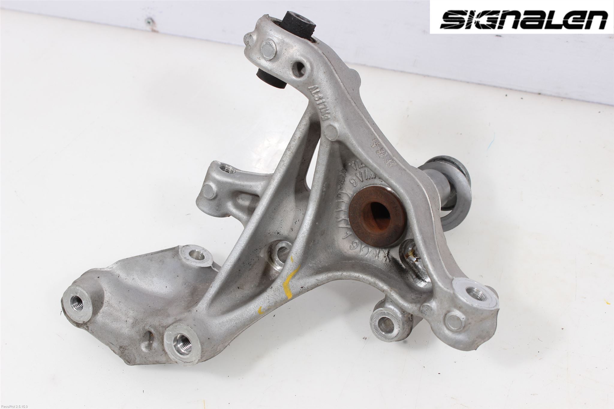 Volkswagen VW PASSAT 15-19 Hjullagerhus-Spindel Vä B