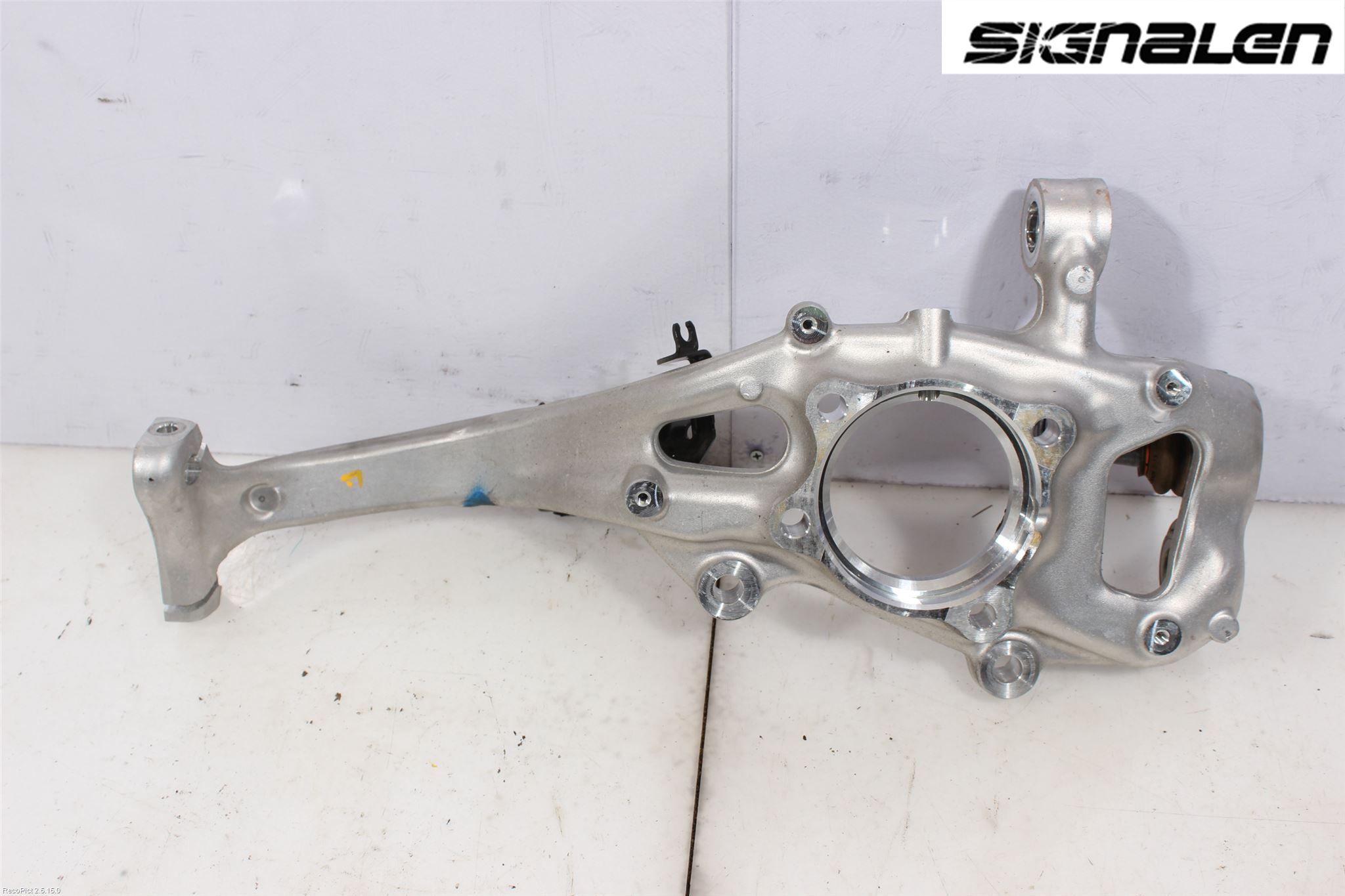 Audi A4/S4 B9 16-19 Styrspindel Lagerhus Hö