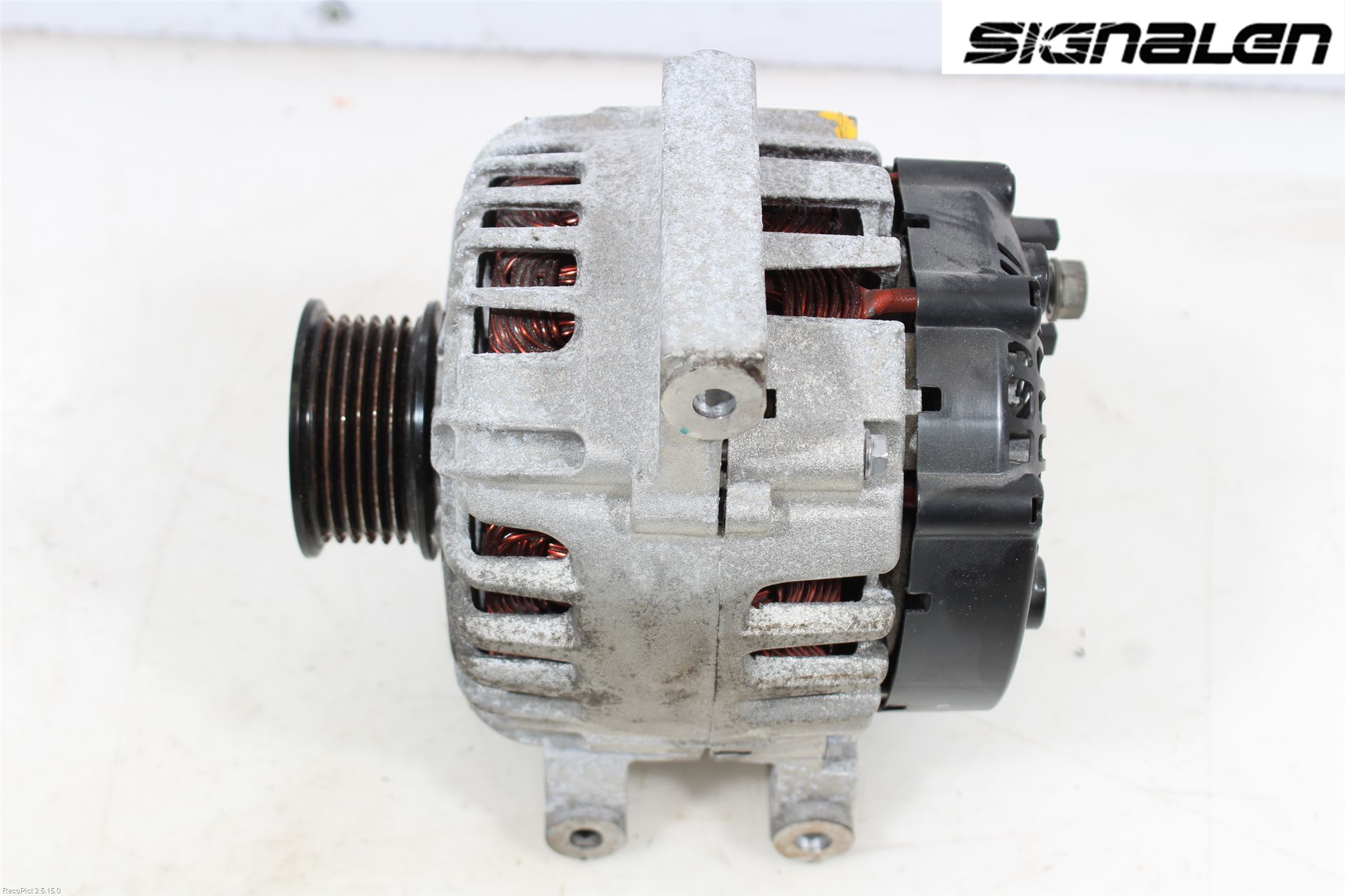 Opel ASTRA J 10-15 Generator