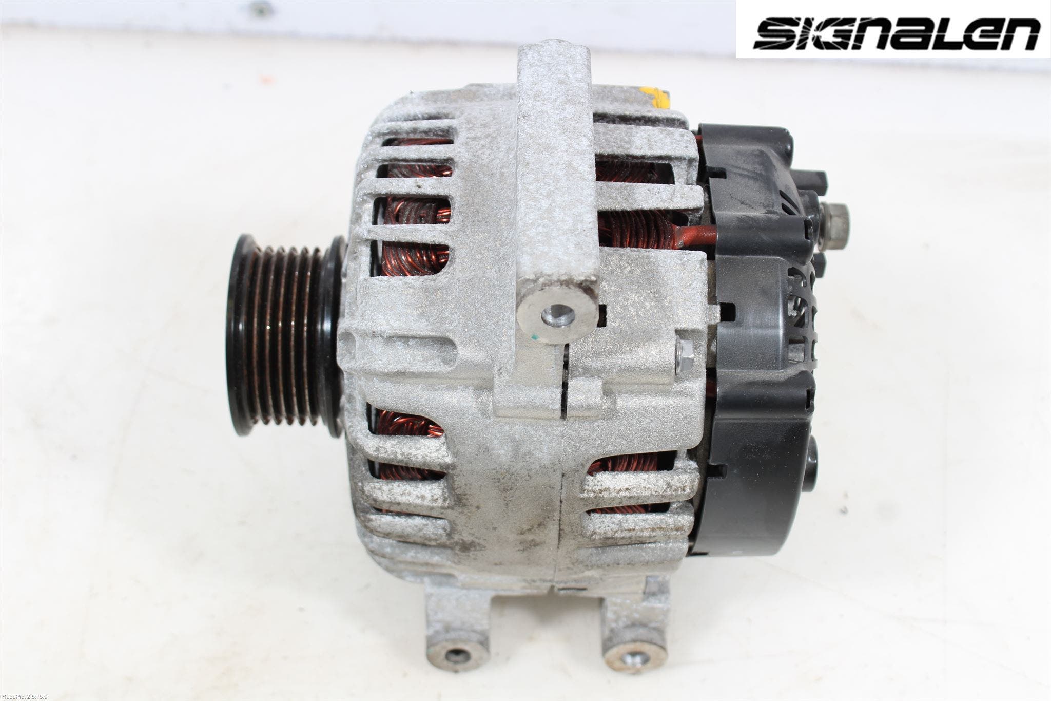 Opel ASTRA J 10-15 Generator
