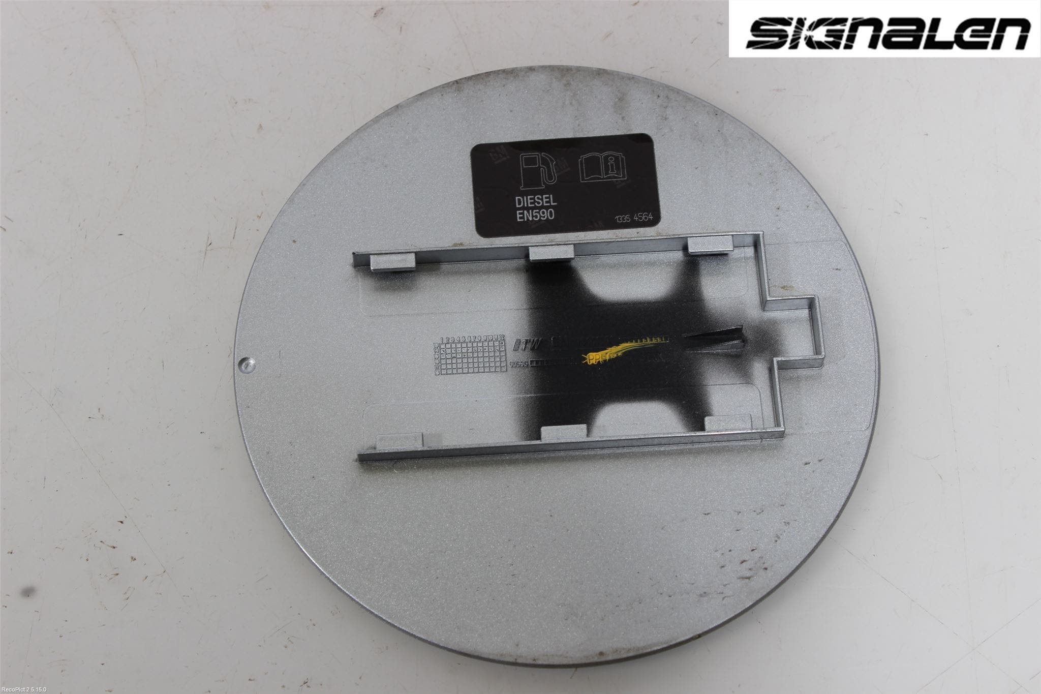 Opel INSIGNIA 09-16 Tanklucka