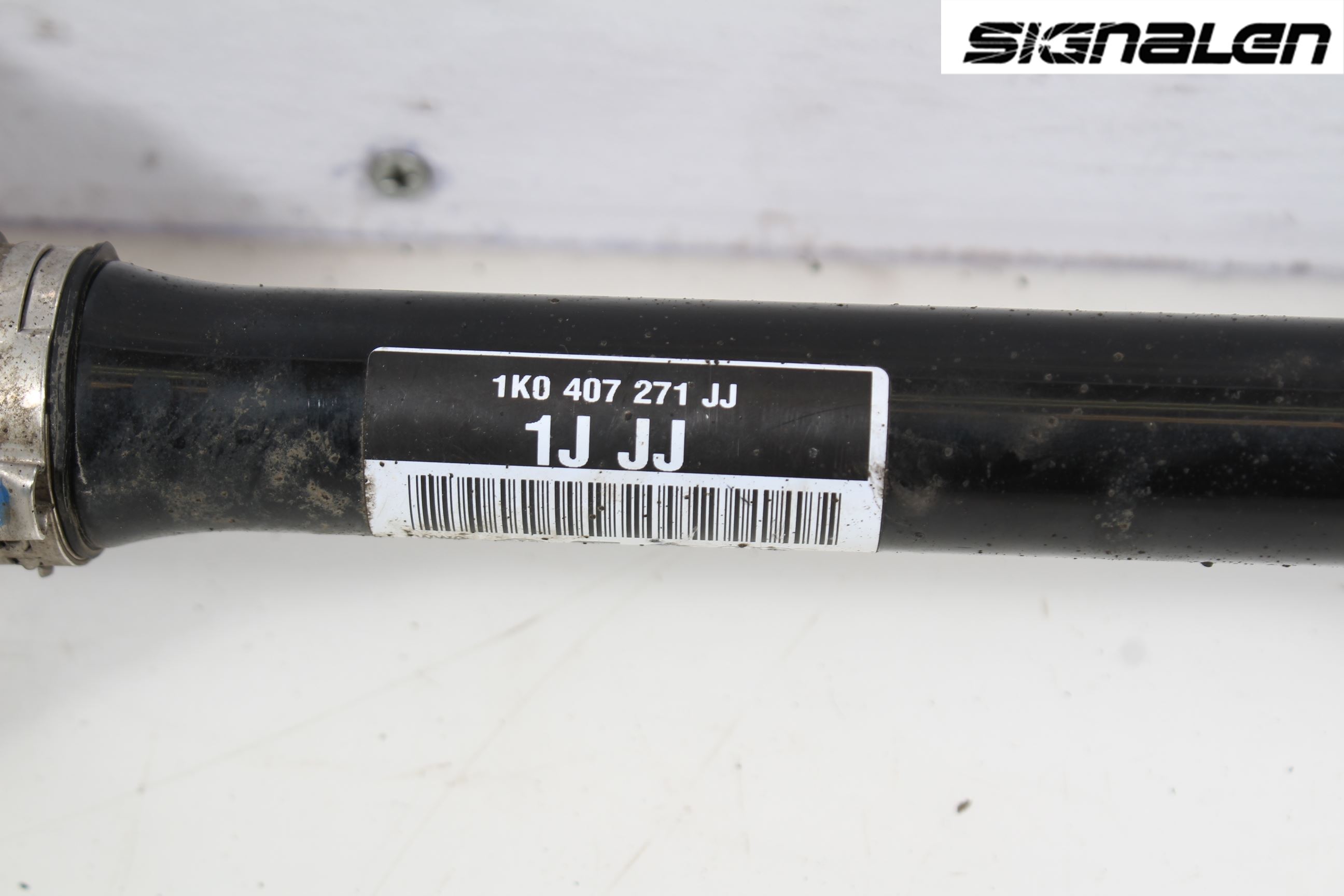 Volkswagen VW PASSAT 11-14 Drivaxel Fram Vänster