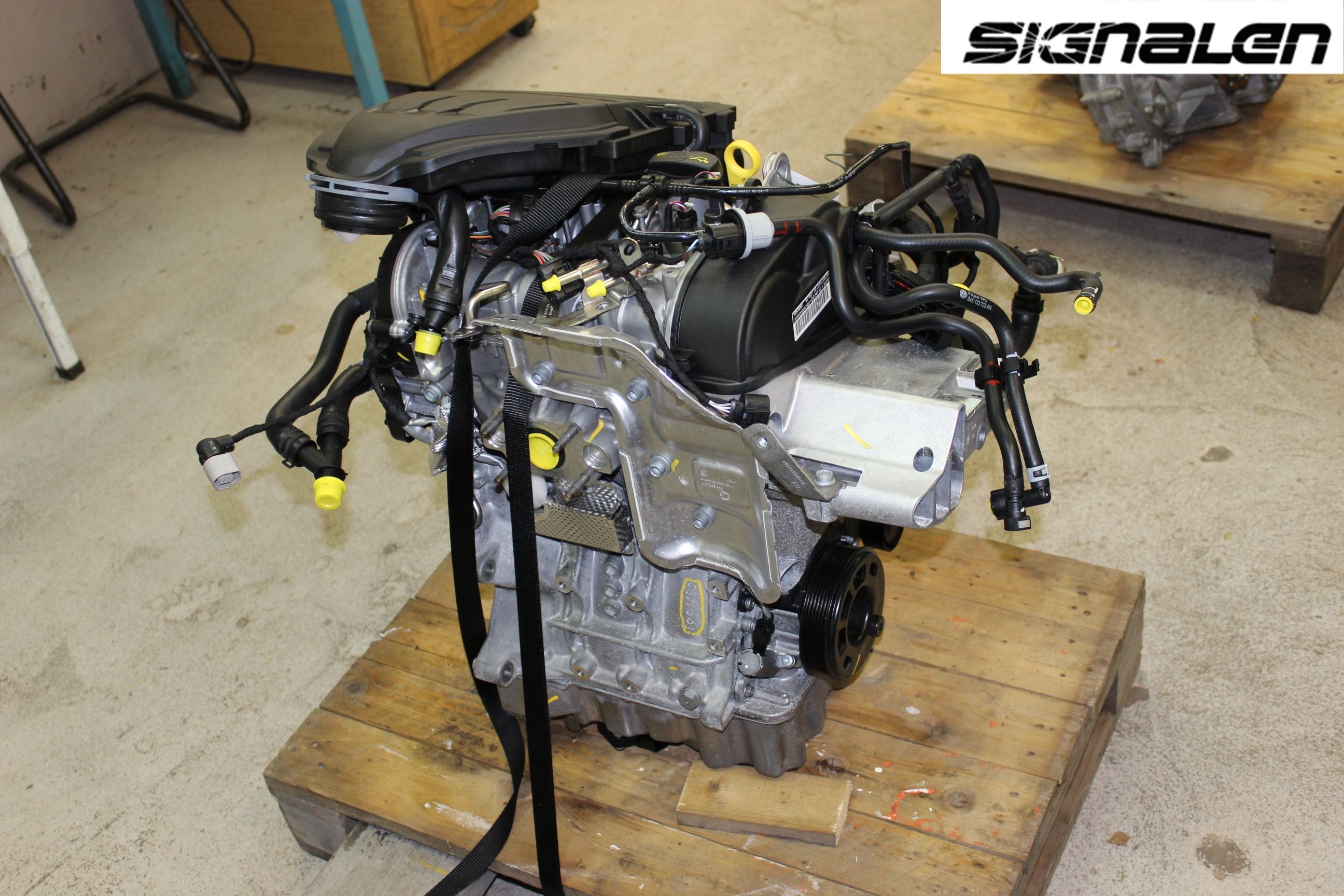 Volkswagen VW GOLF SPORTSVAN 15-20 Motor Bensin