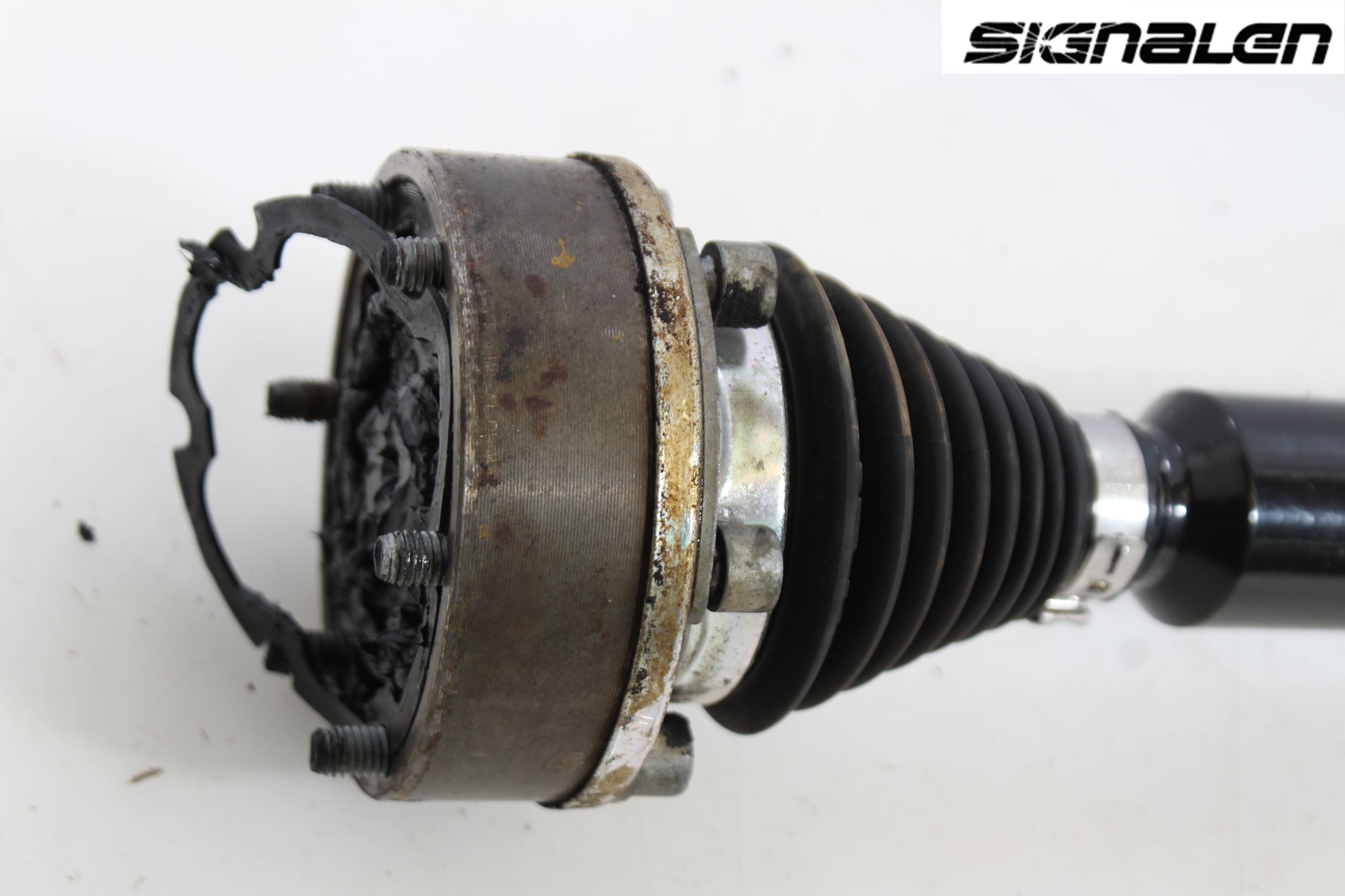 Volkswagen VW POLO 10-17 Drivaxel Fram Höger