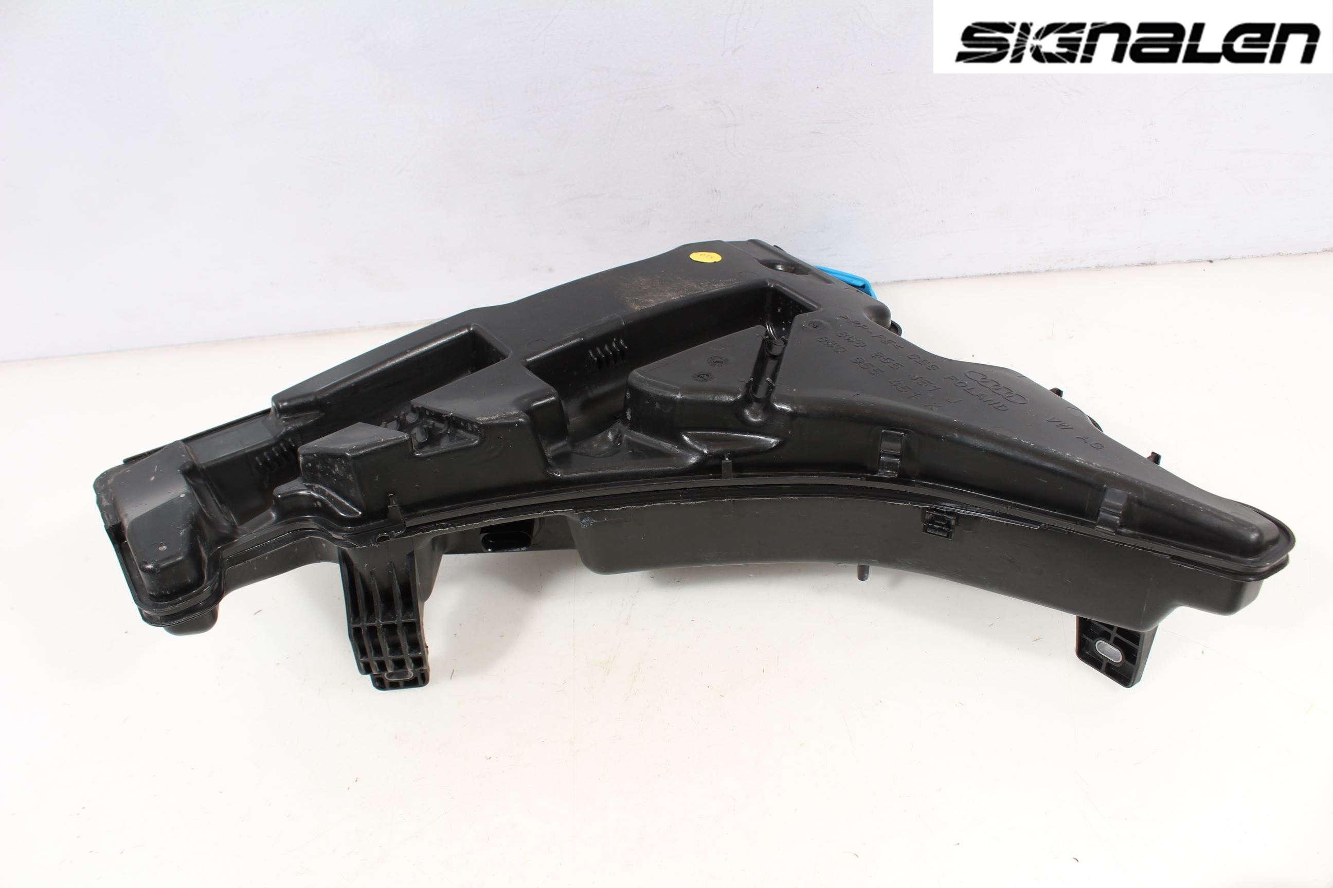 Audi A4/S4 B9 16-19 Spolartank Vindruta-Strål