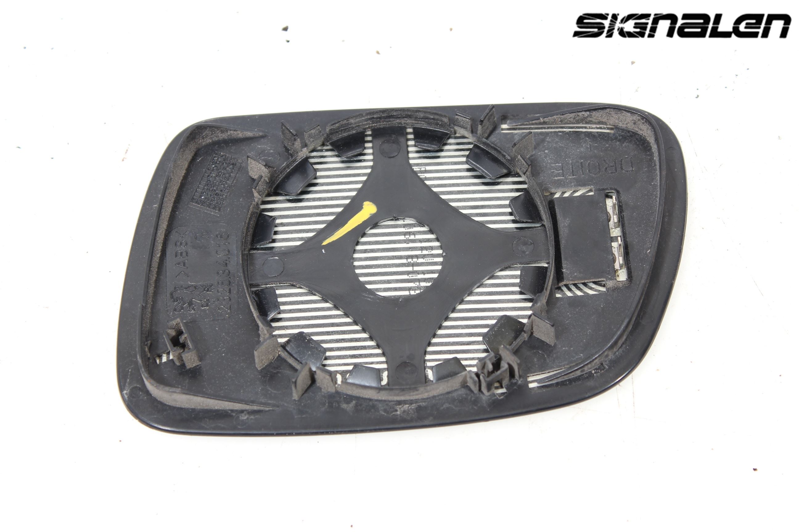 Peugeot 307     05-08 Spegelglas Hö