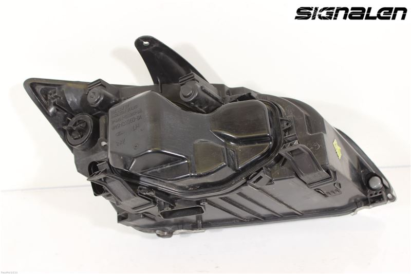 Ford FOCUS     04-07 Strålkastare Vänster