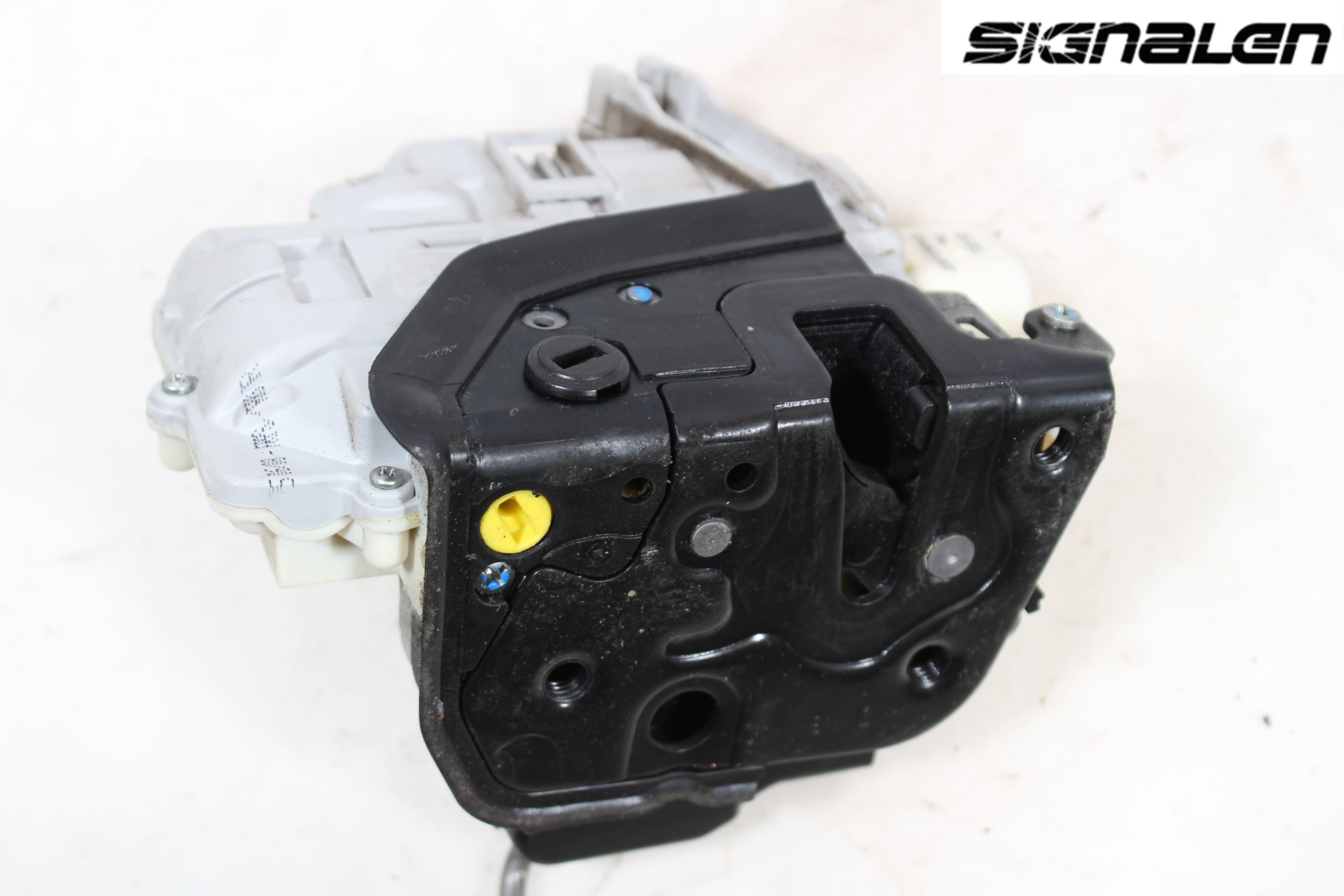 Audi A4/S4 05-07 Låskista-Dörrlås