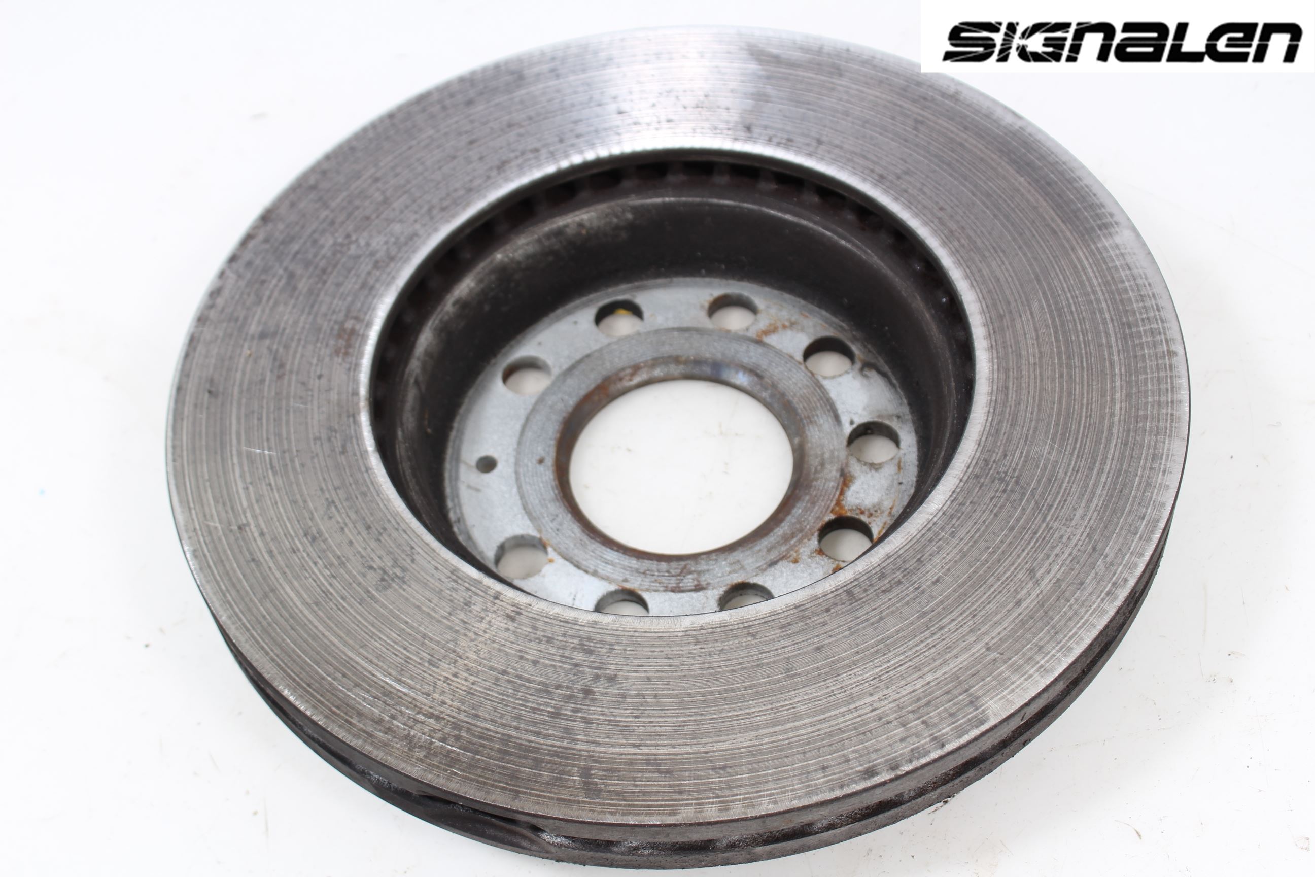 Volkswagen VW GOLF SPORTSVAN 15-20 Bromsskiva Fram