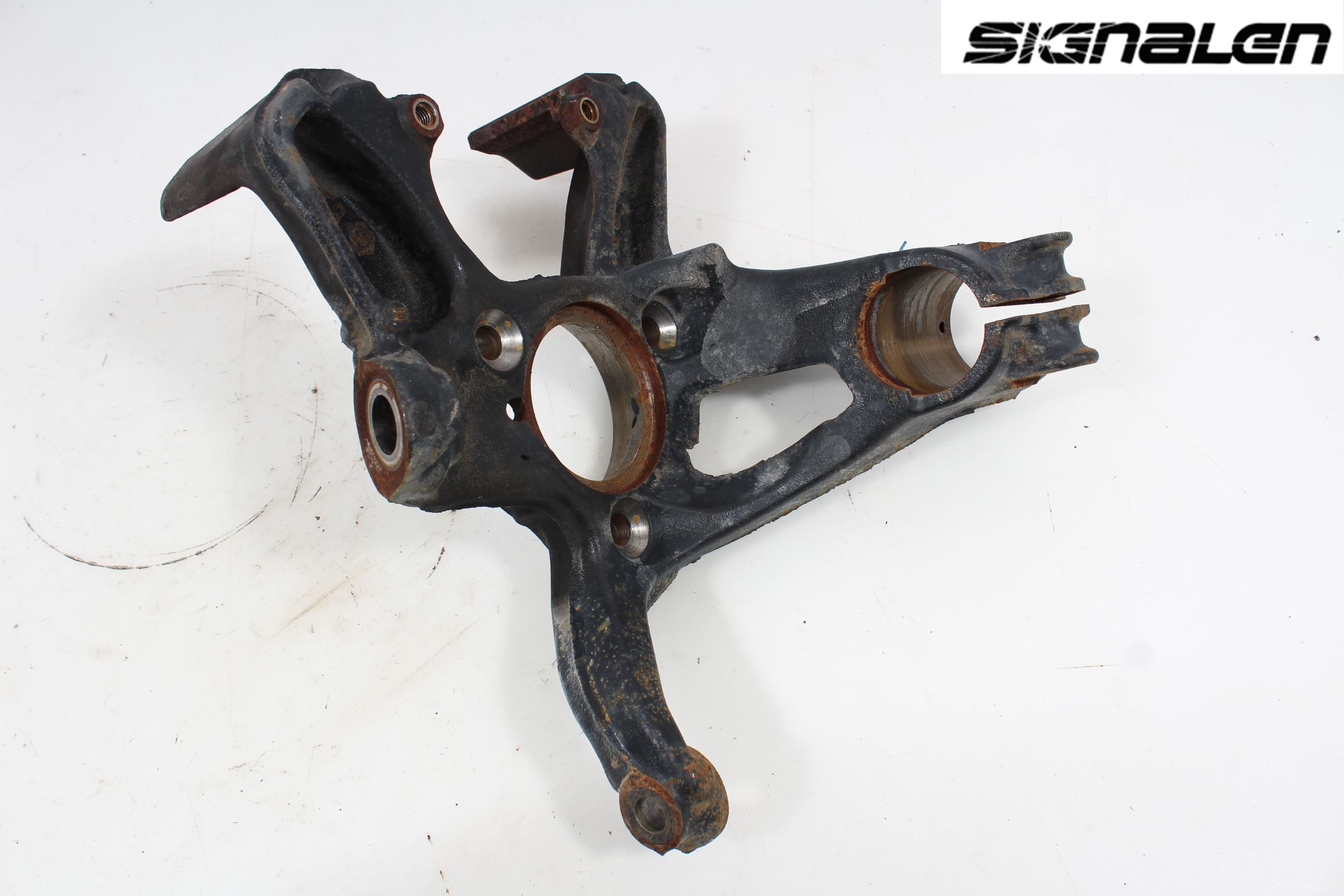 Volkswagen VW GOLF SPORTSVAN 15-20 Styrspindel Lagerhus Hö