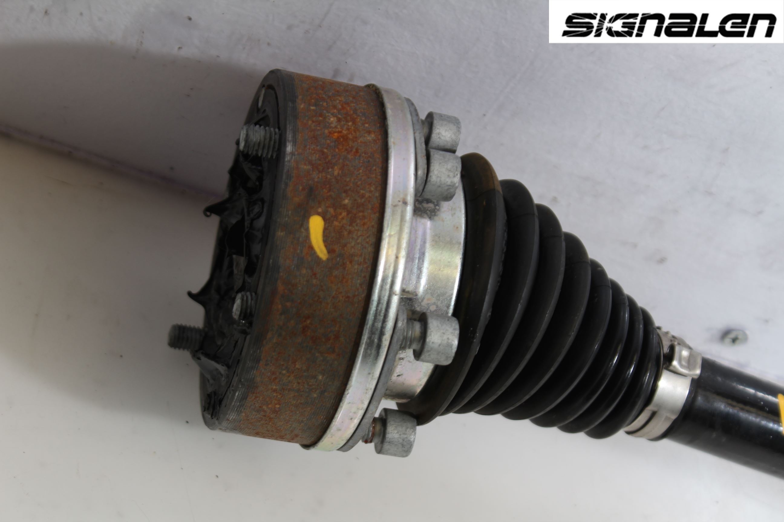 Volkswagen VW POLO 10-17 Drivaxel Fram Vänster