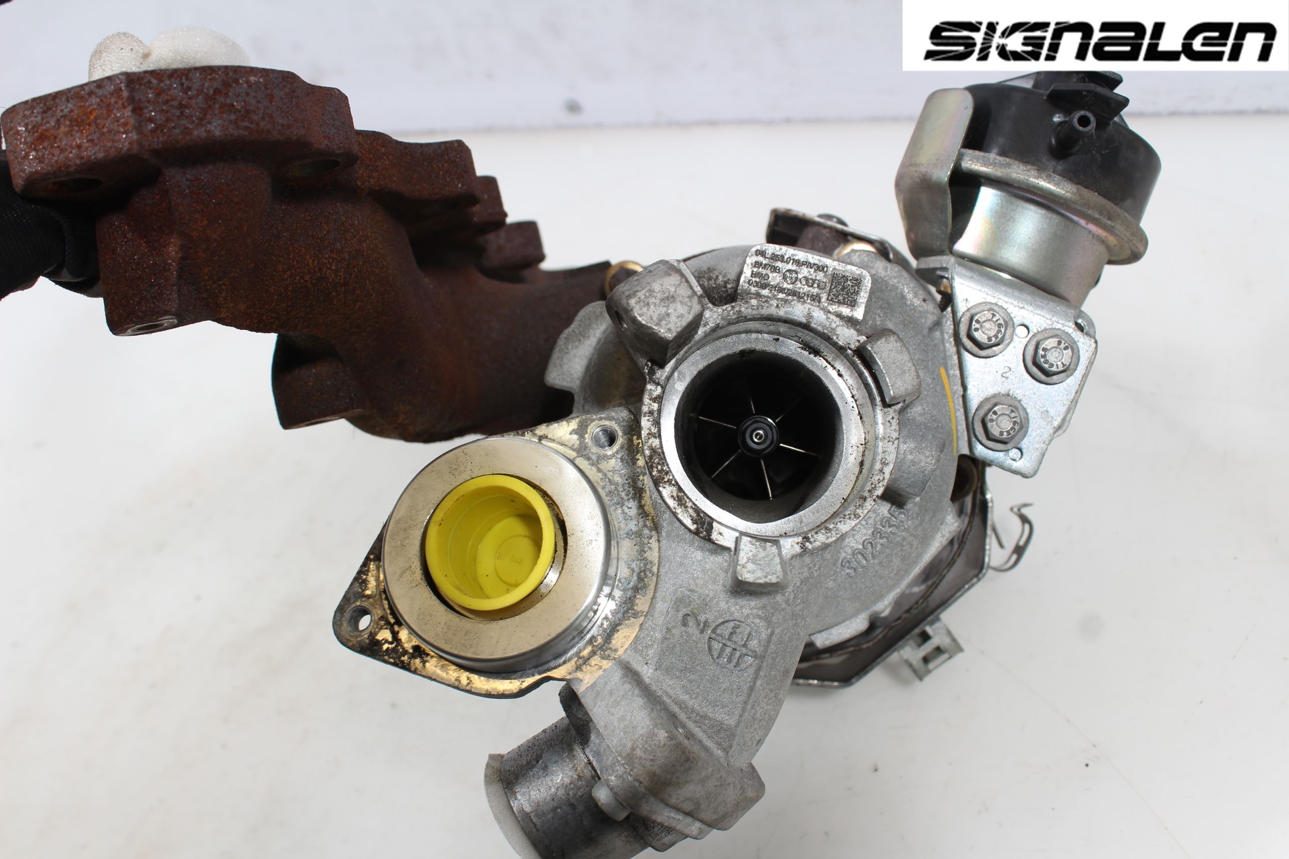 Volkswagen VW CADDY 11-15 Turboaggregat