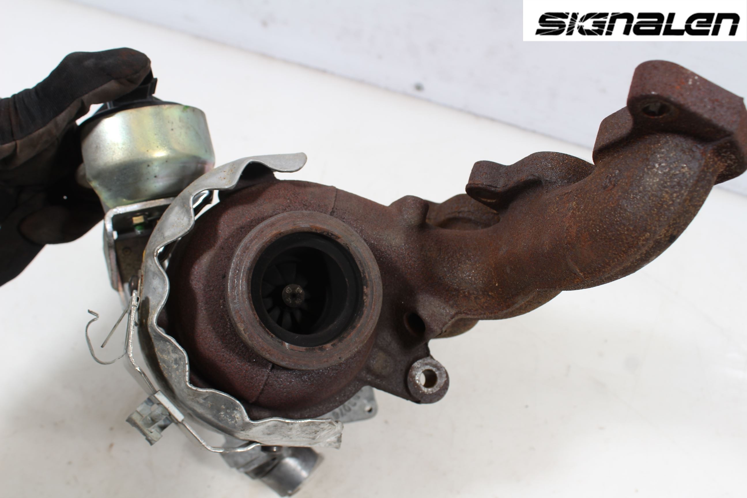 Volkswagen VW CADDY 11-15 Turboaggregat