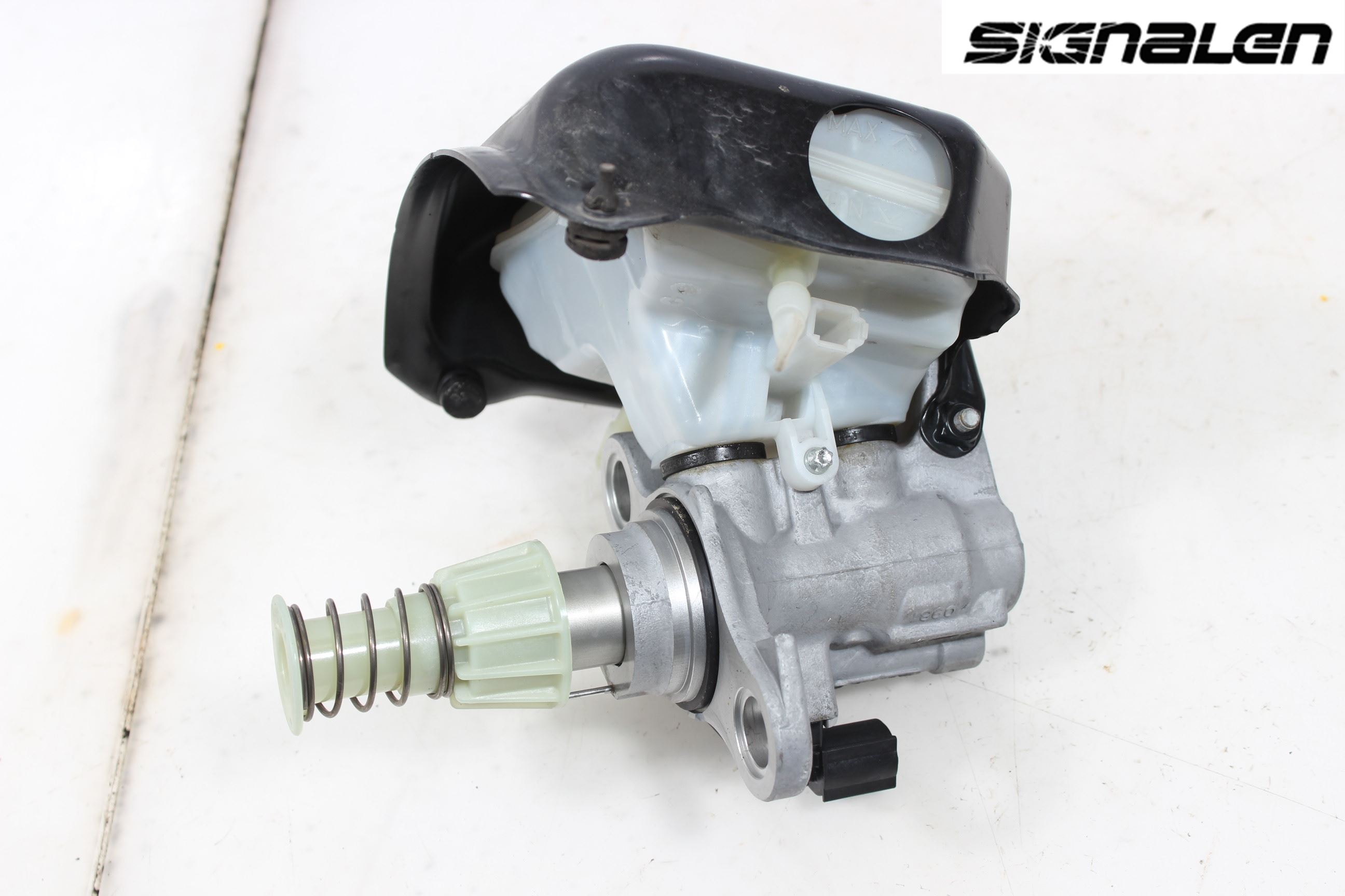 Audi A4/S4 B9 16-19 Broms Huvudcylinder