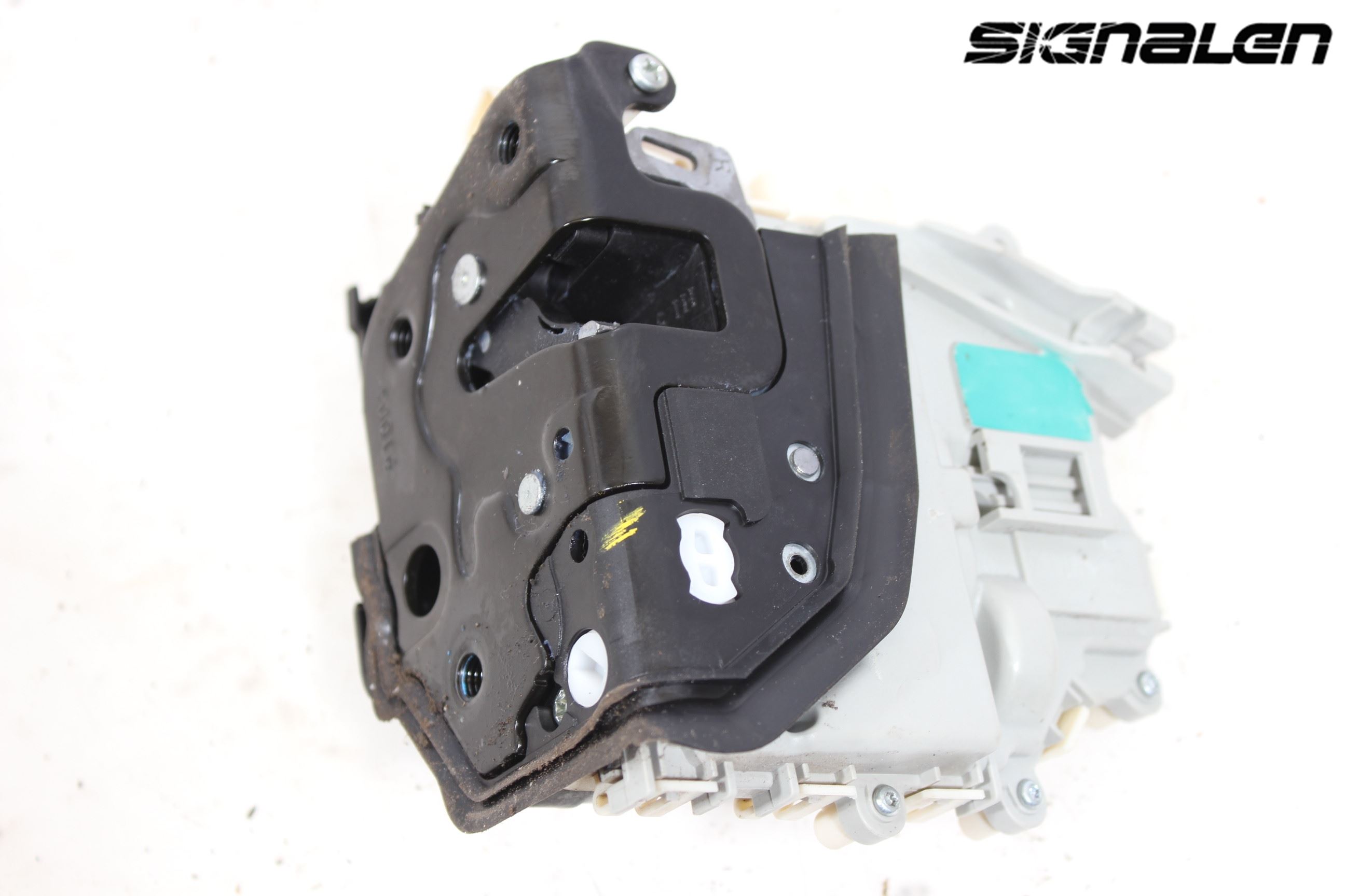 Audi A4 12-15 Låskista-Dörrlås