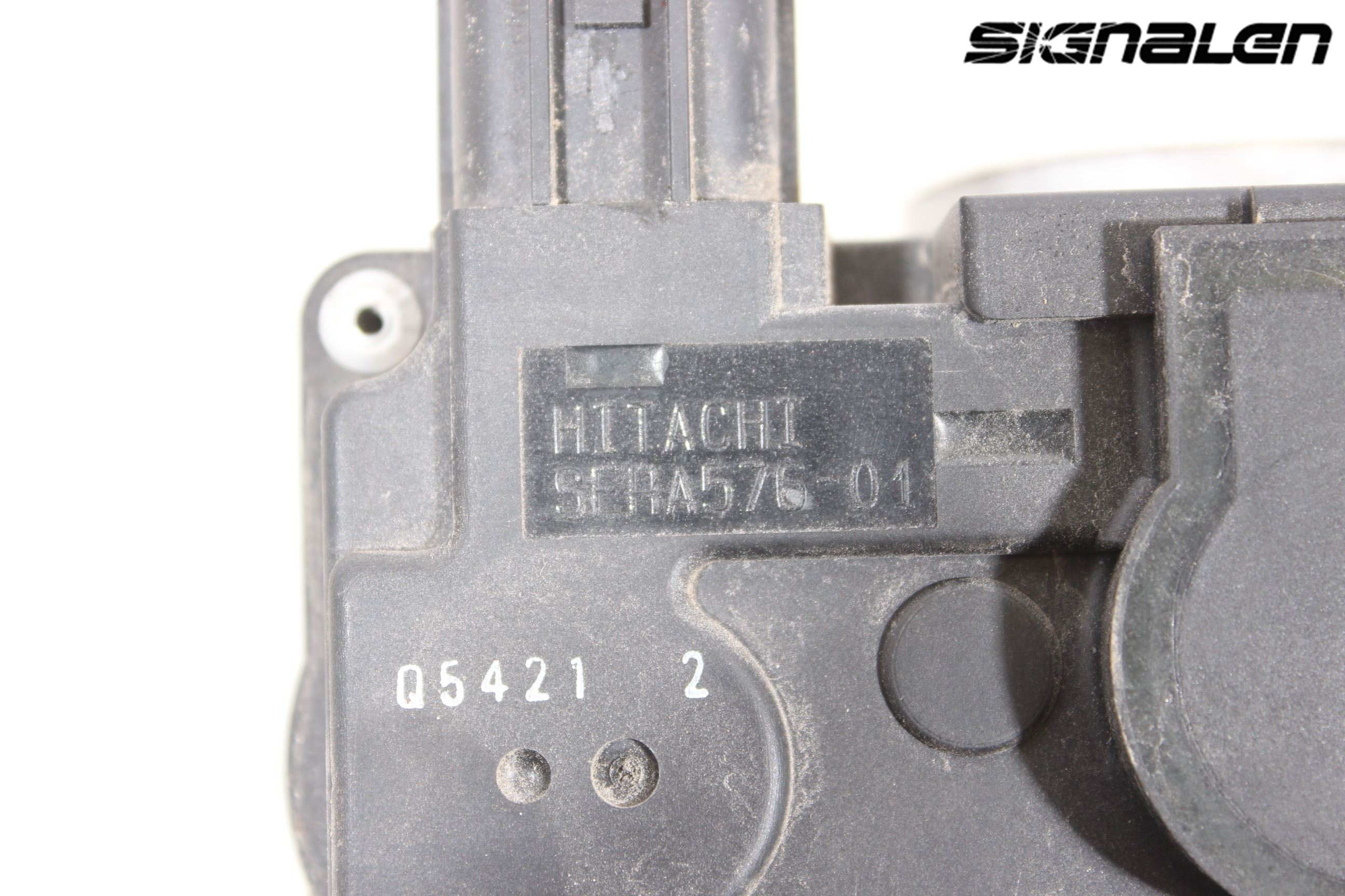 Nissan ALMERA    00-06 Injspjällhus