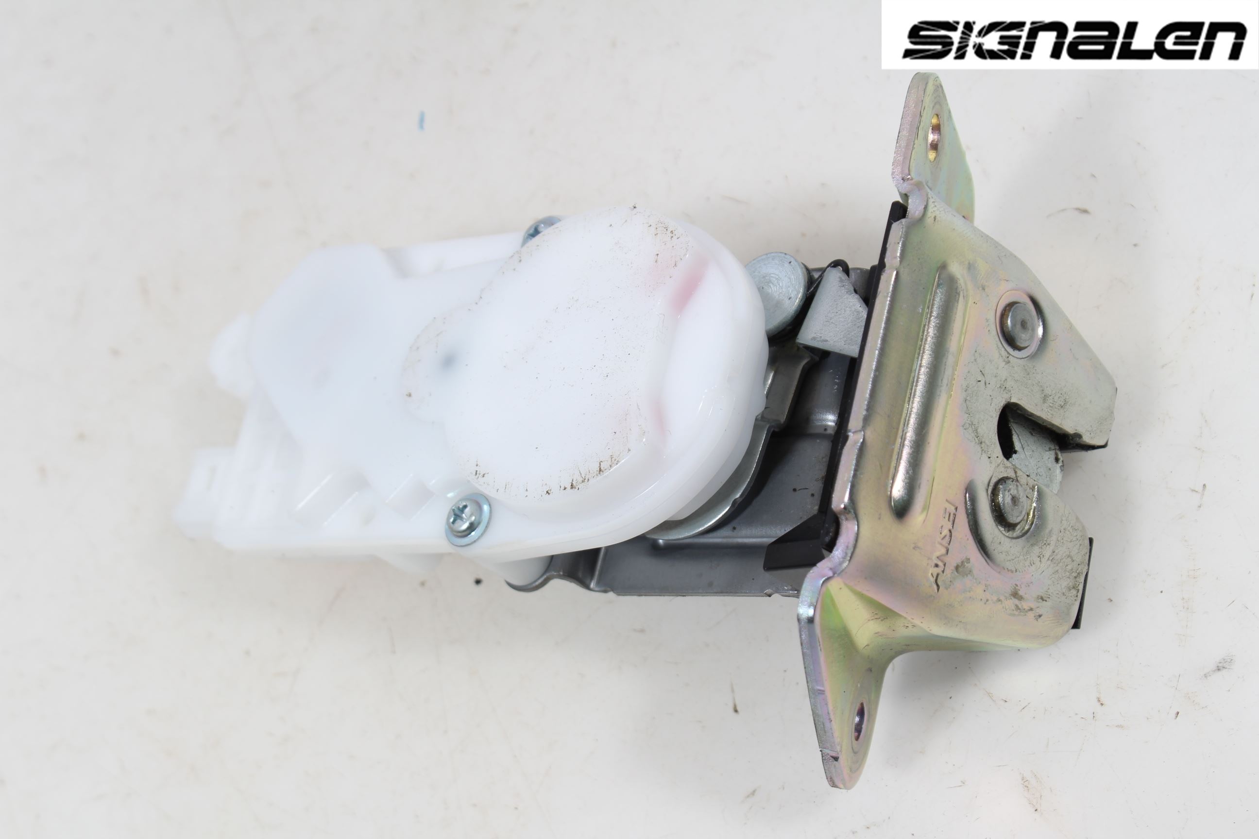 Mitsubishi OUTLANDER 07-12 Låskista Baklucka