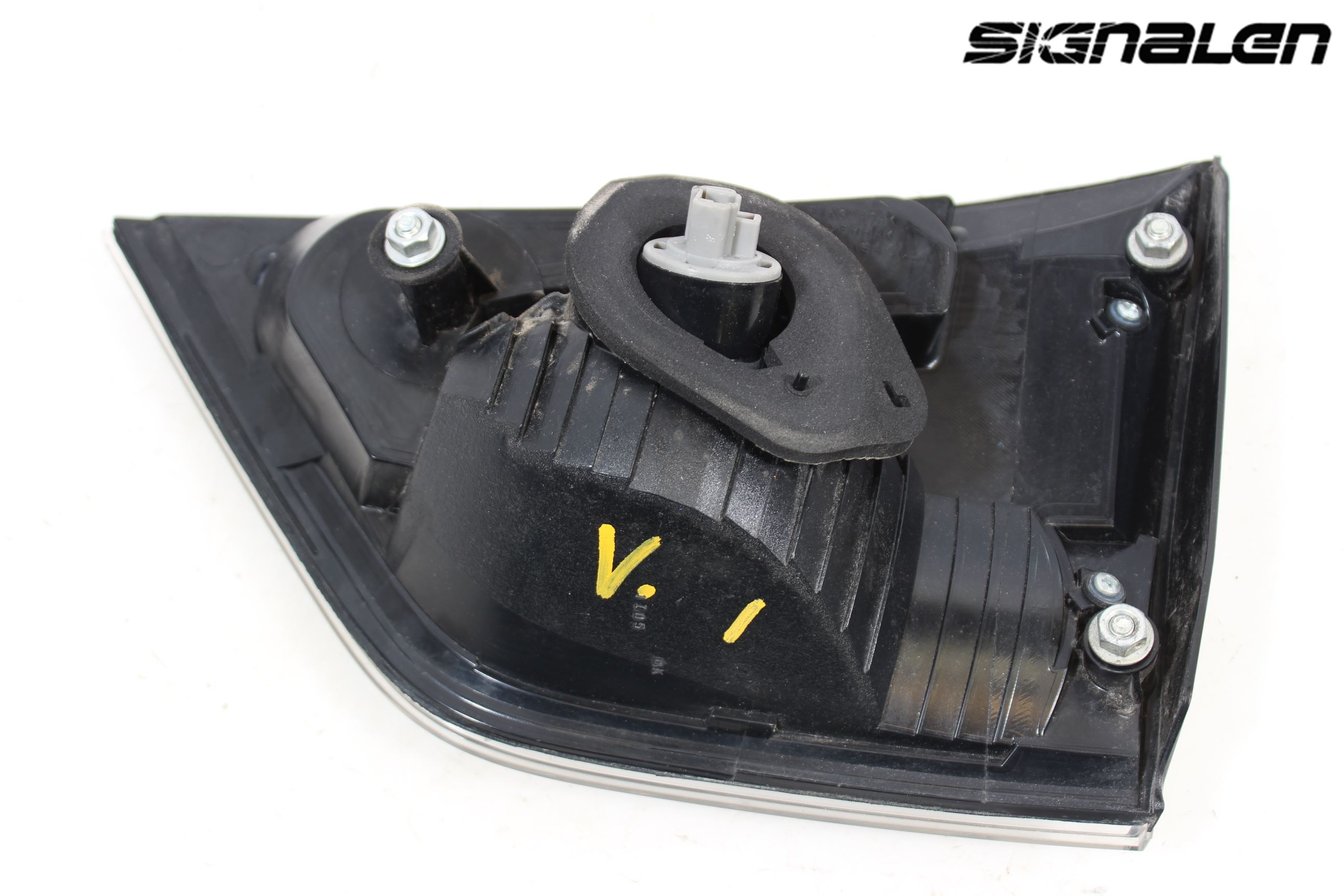 Mitsubishi OUTLANDER 07-12 Bakljus Lucka Vä