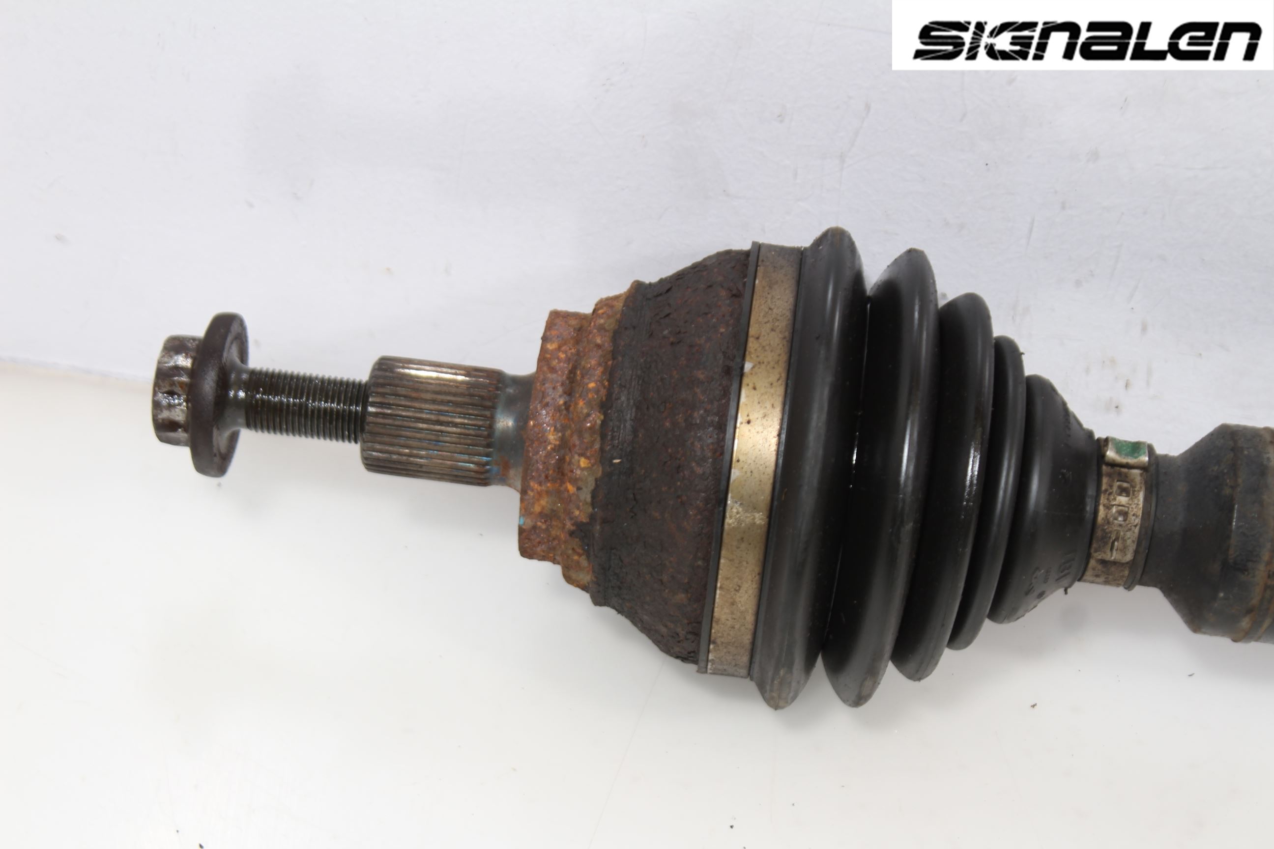 Volkswagen VW GOLF VI 09-13 Drivaxel Fram Höger
