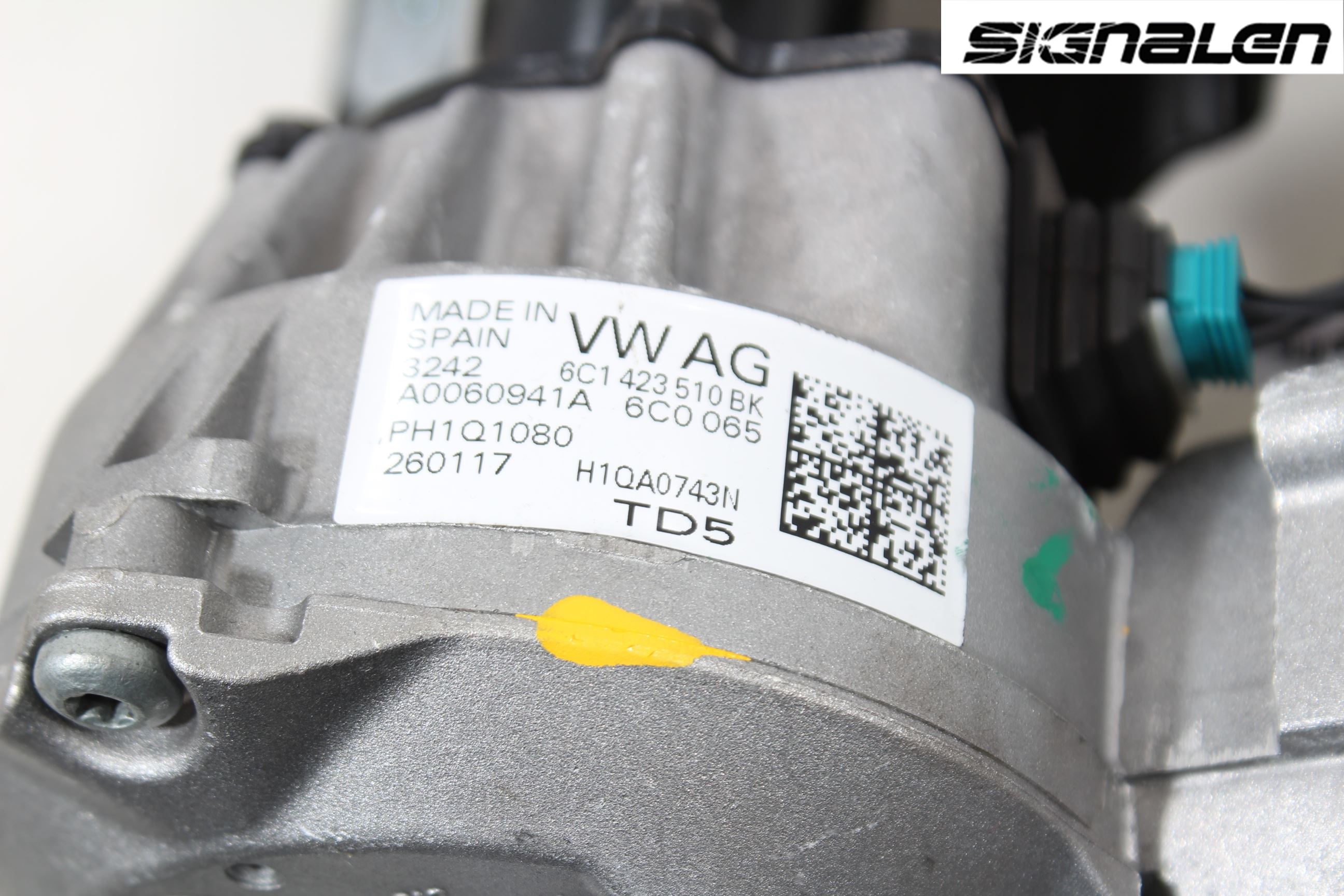 Volkswagen VW POLO 10-17 Rattaxelagg Med Inb Servo
