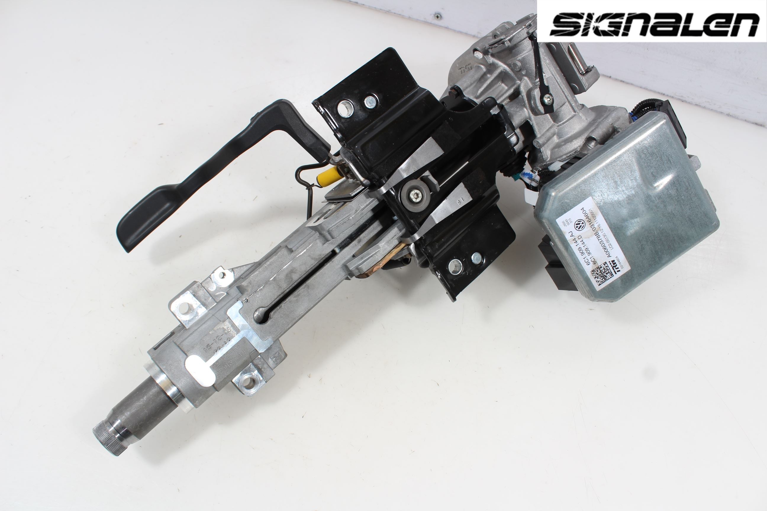 Volkswagen VW POLO 10-17 Rattaxelagg Med Inb Servo