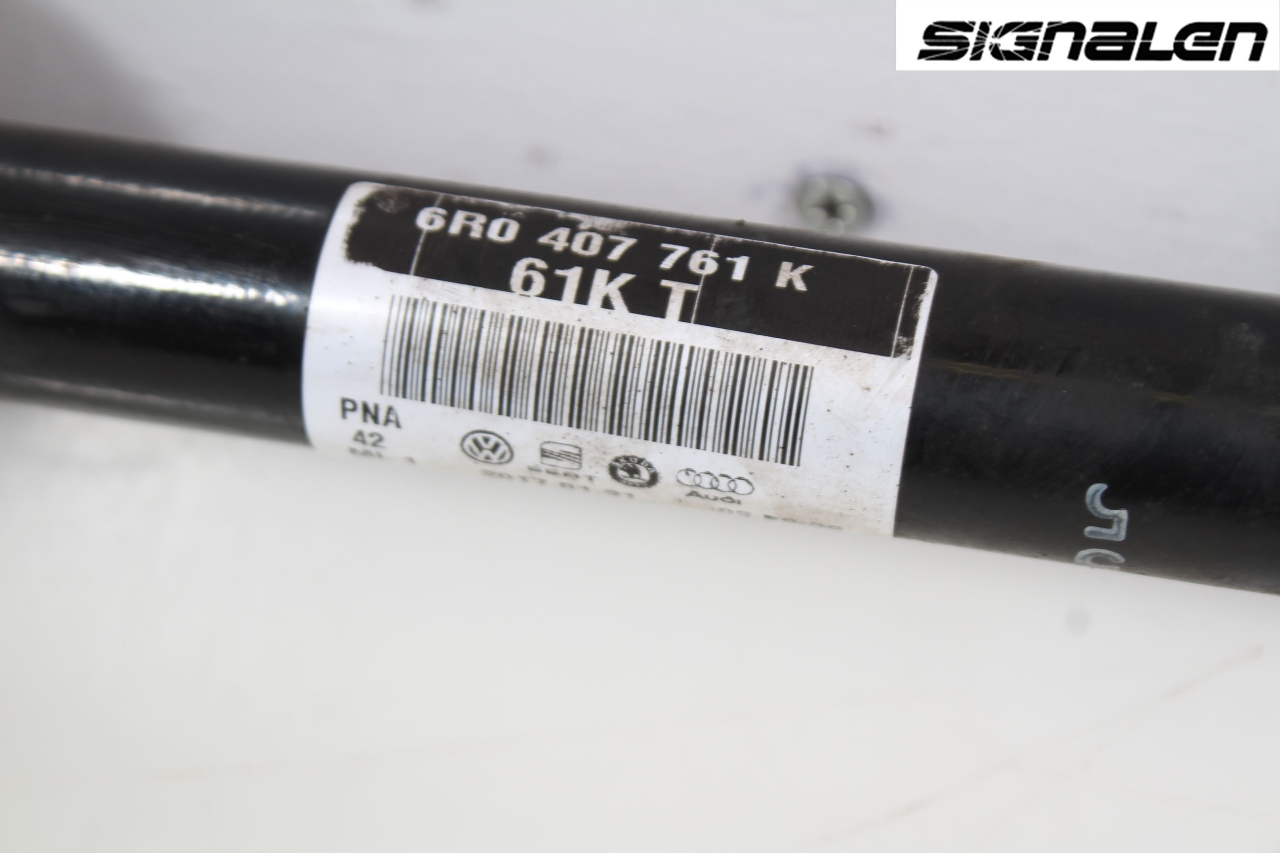 Volkswagen VW POLO 10-17 Drivaxel Fram Vänster