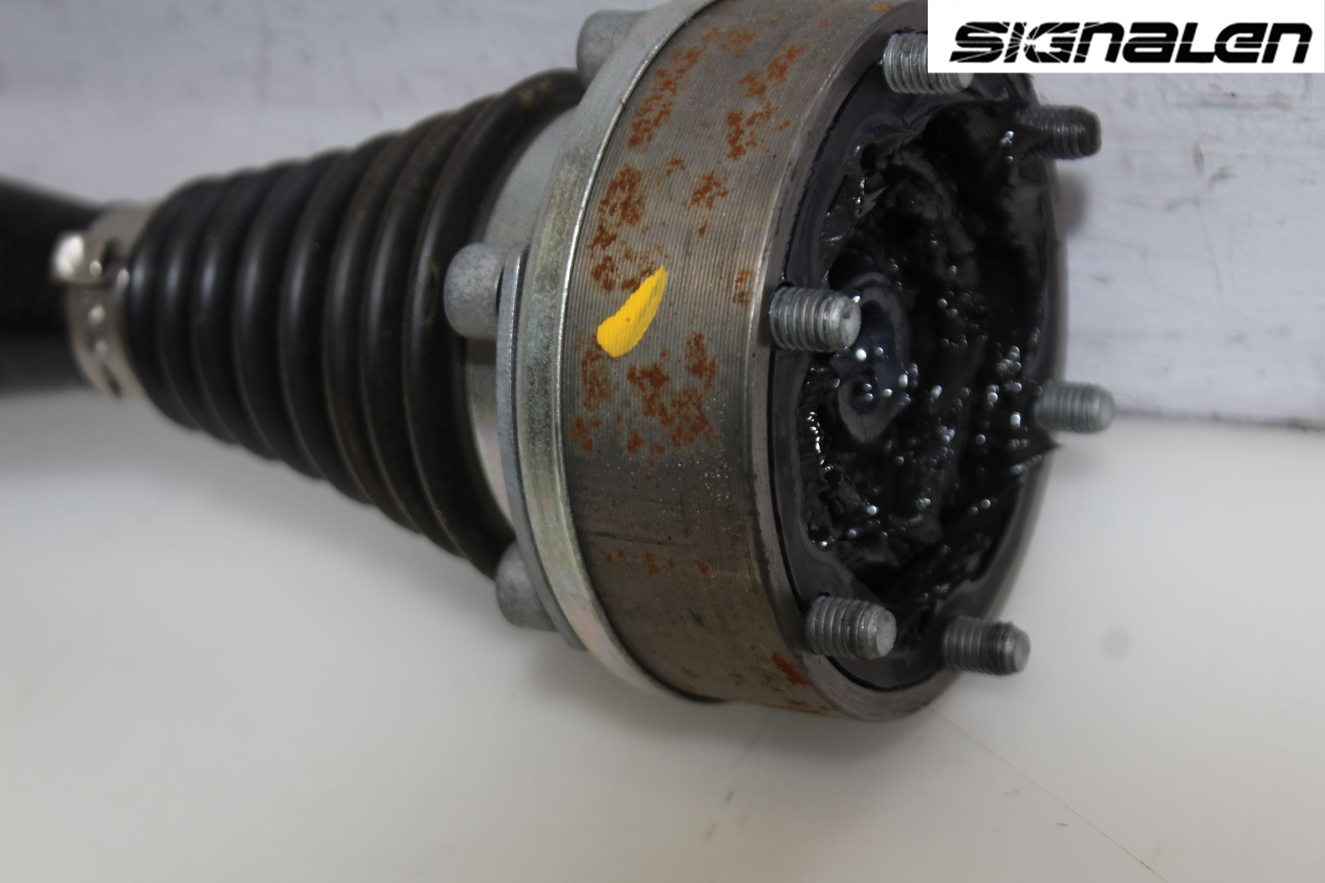 Volkswagen VW POLO 10-17 Drivaxel Fram Höger