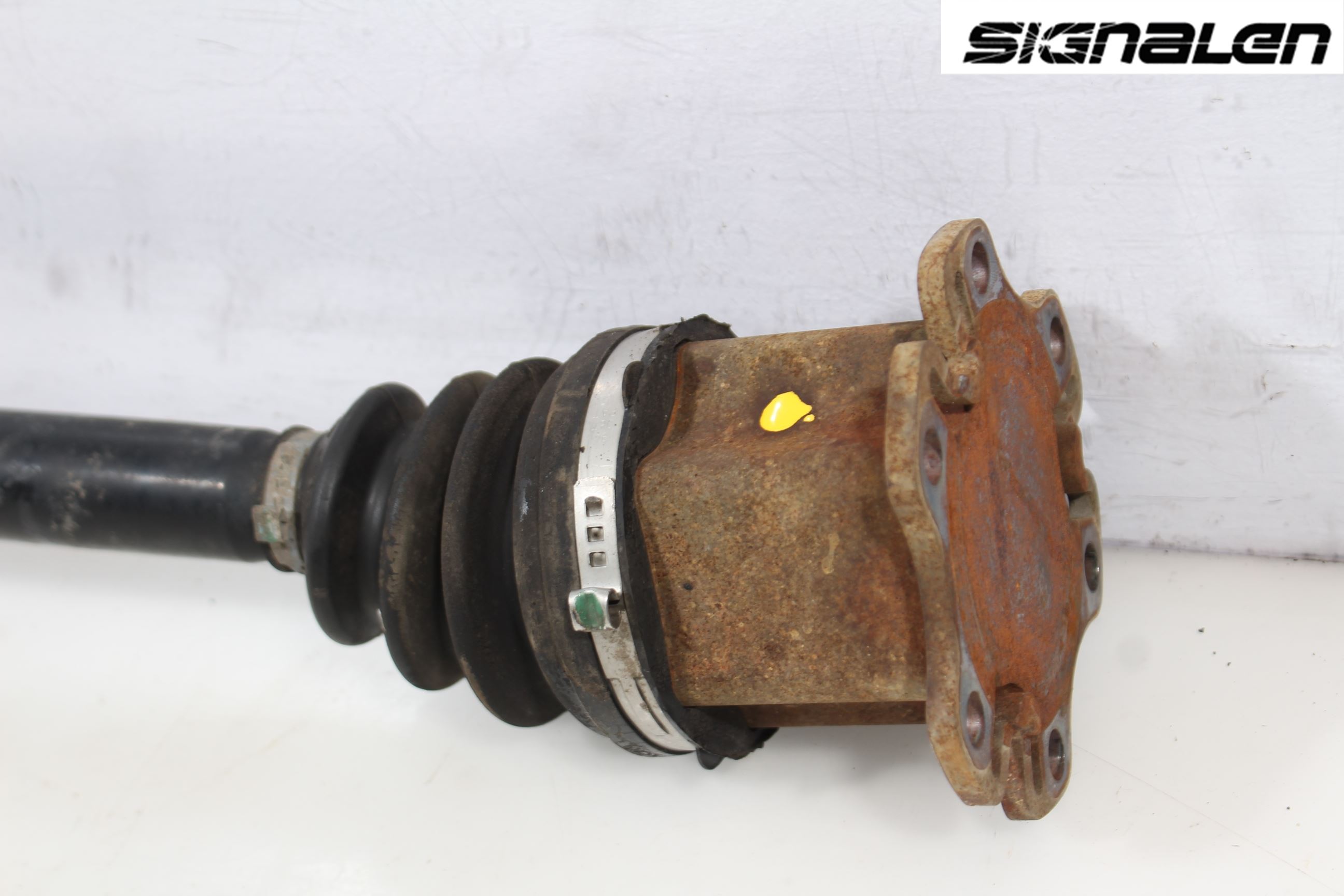 Audi A4/S4 05-07 Drivaxel Fram Höger