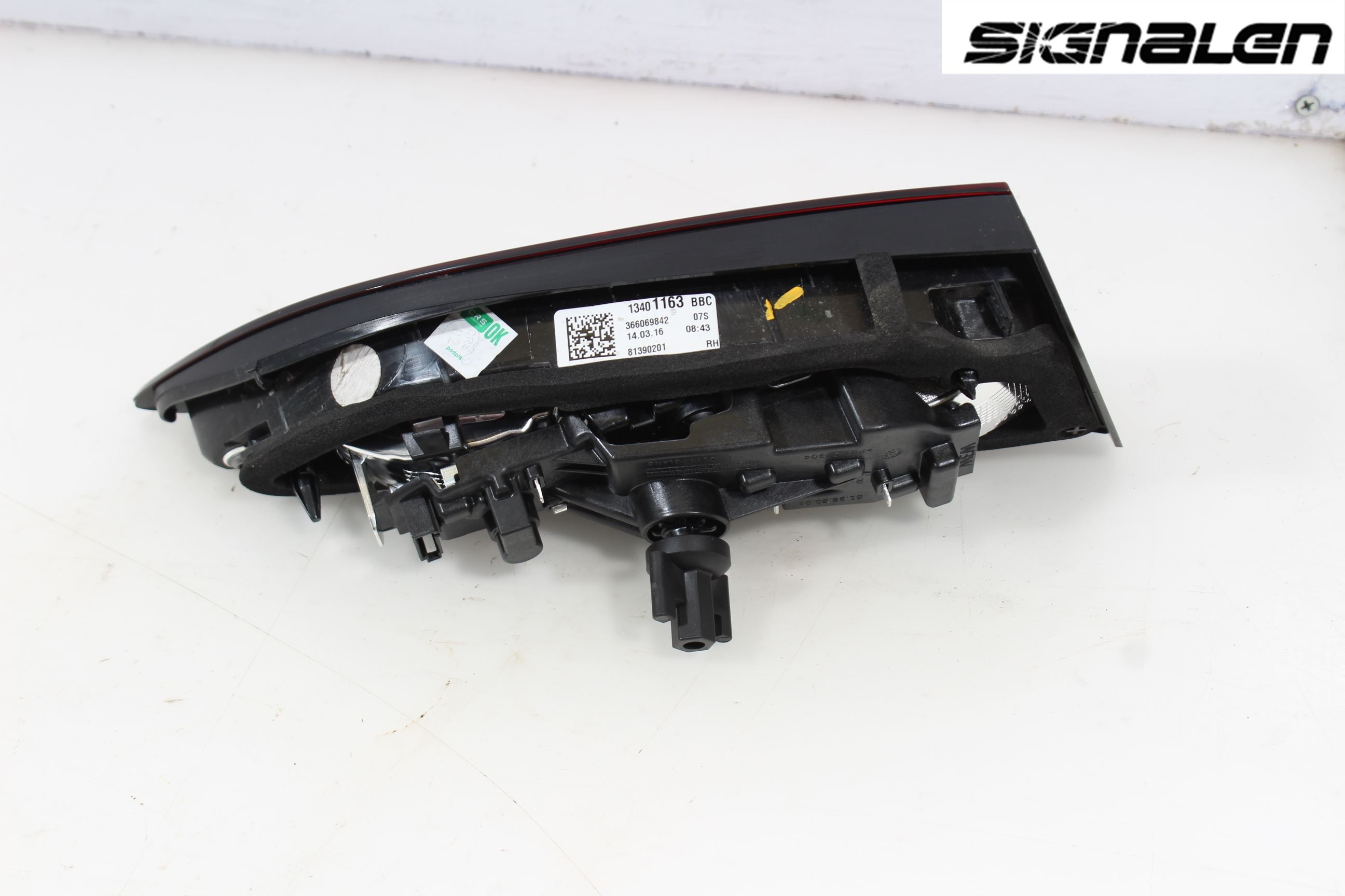 Opel ASTRA K 16-22 Bakljus Lucka Hö