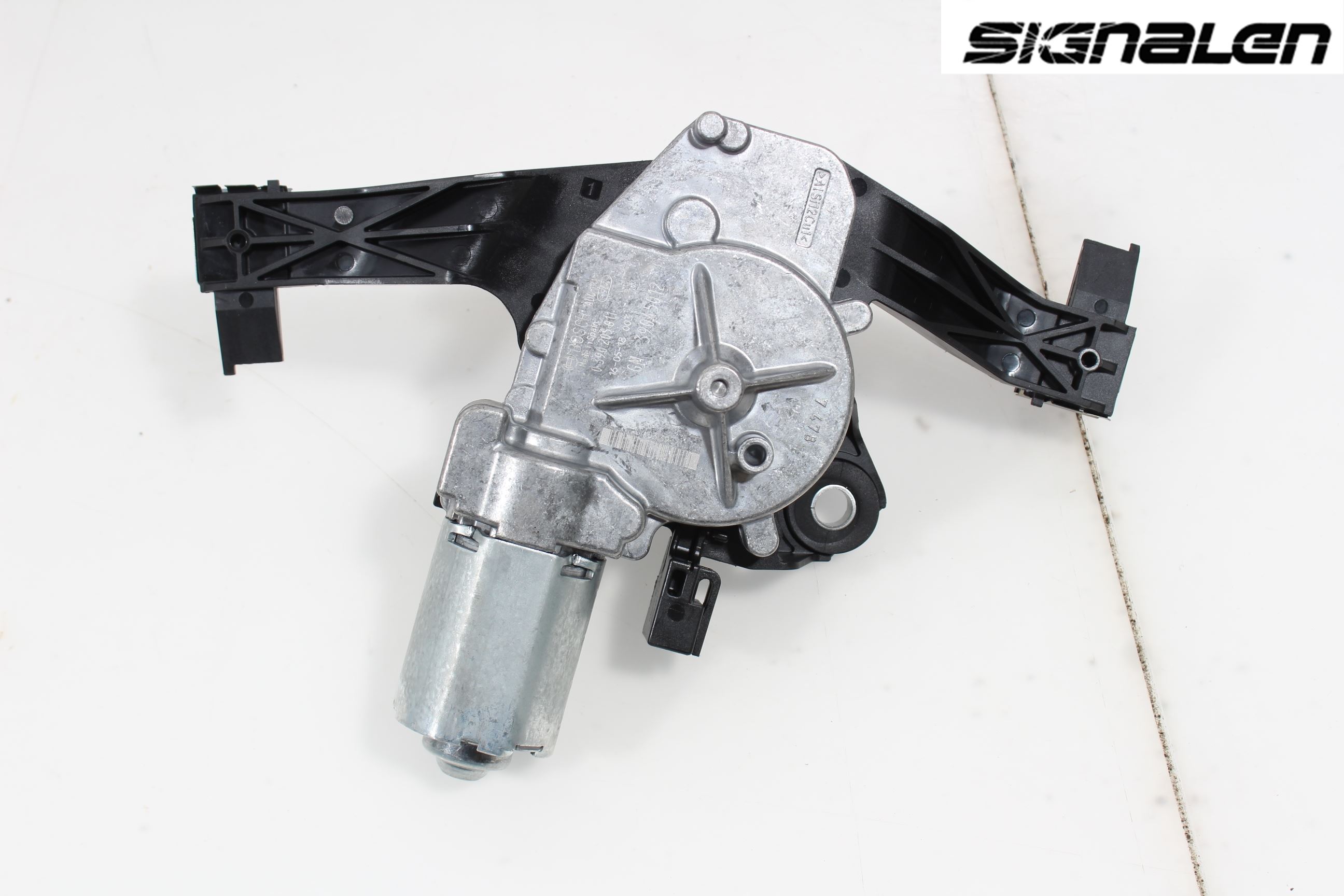 Opel CORSA E 15-19 Torkarmotor Baklucka