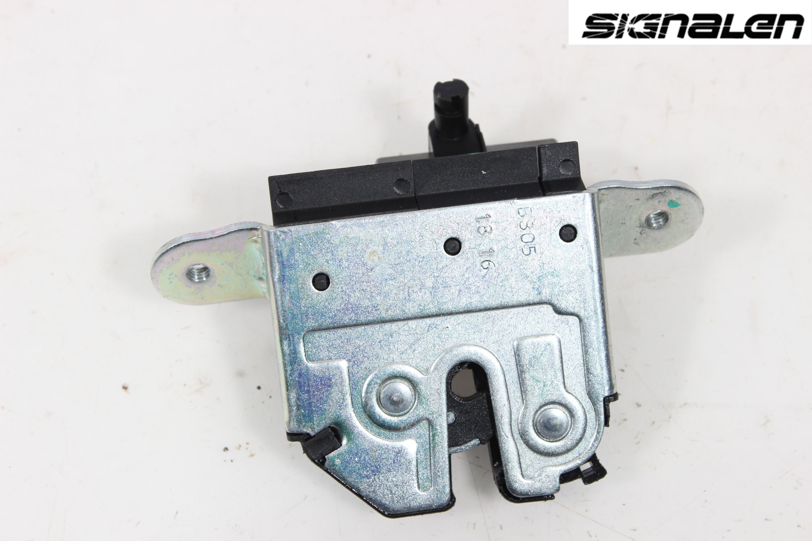 Opel ASTRA K 16-22 Låskista Baklucka