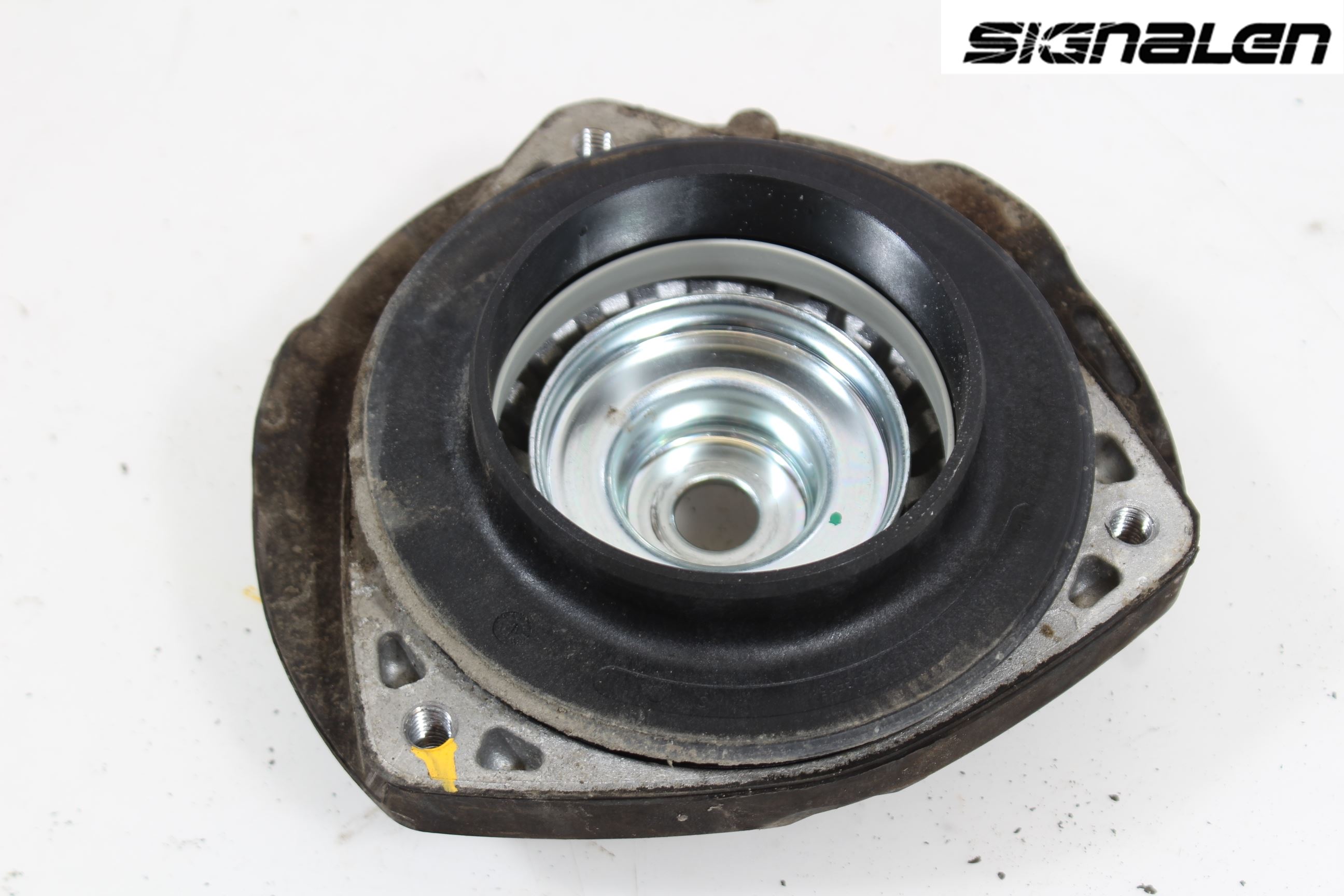 Opel ASTRA K 16-22 Fjäderbenslager Fram