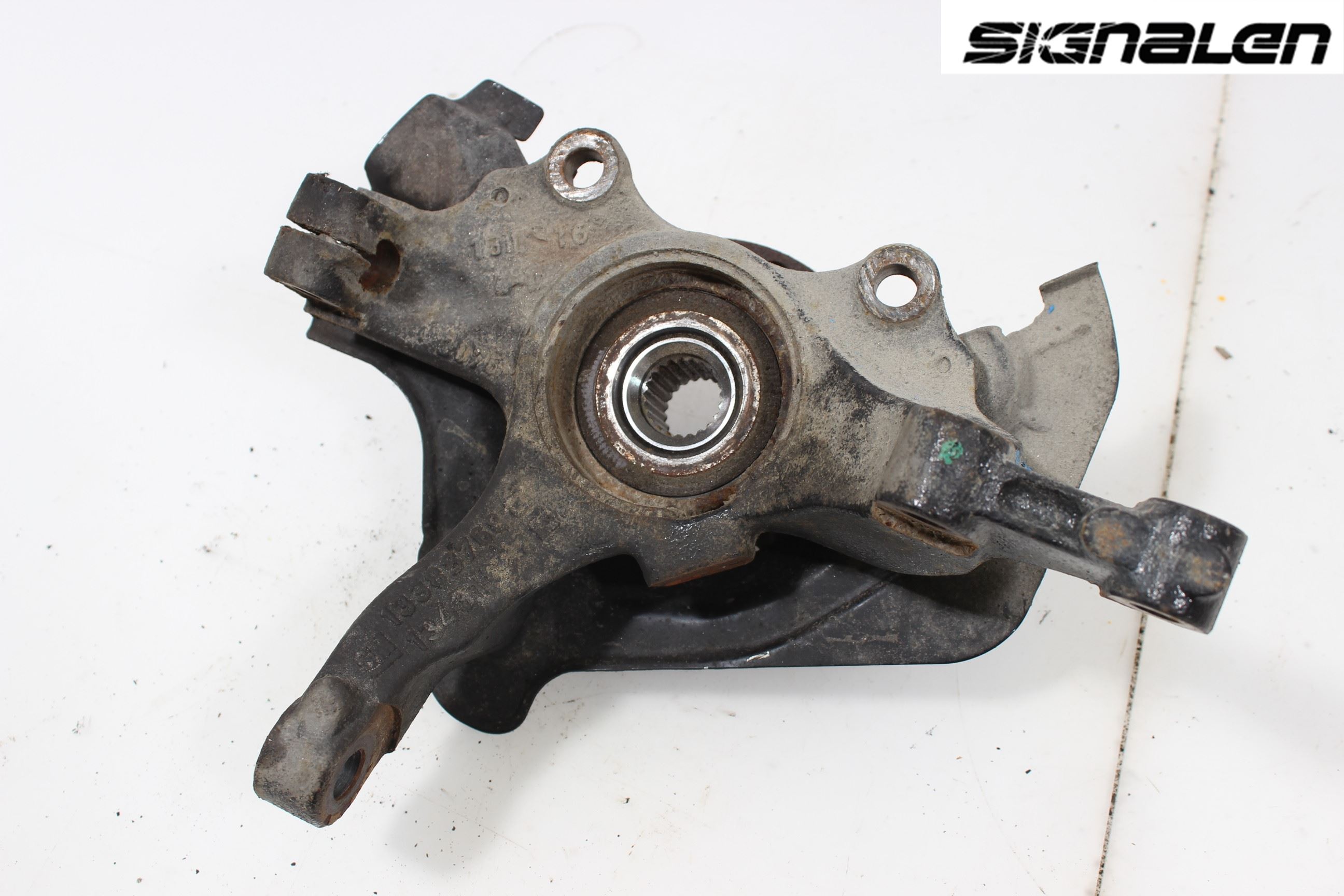 Opel CORSA E 15-19 Styrspindel Lagerhus Hö