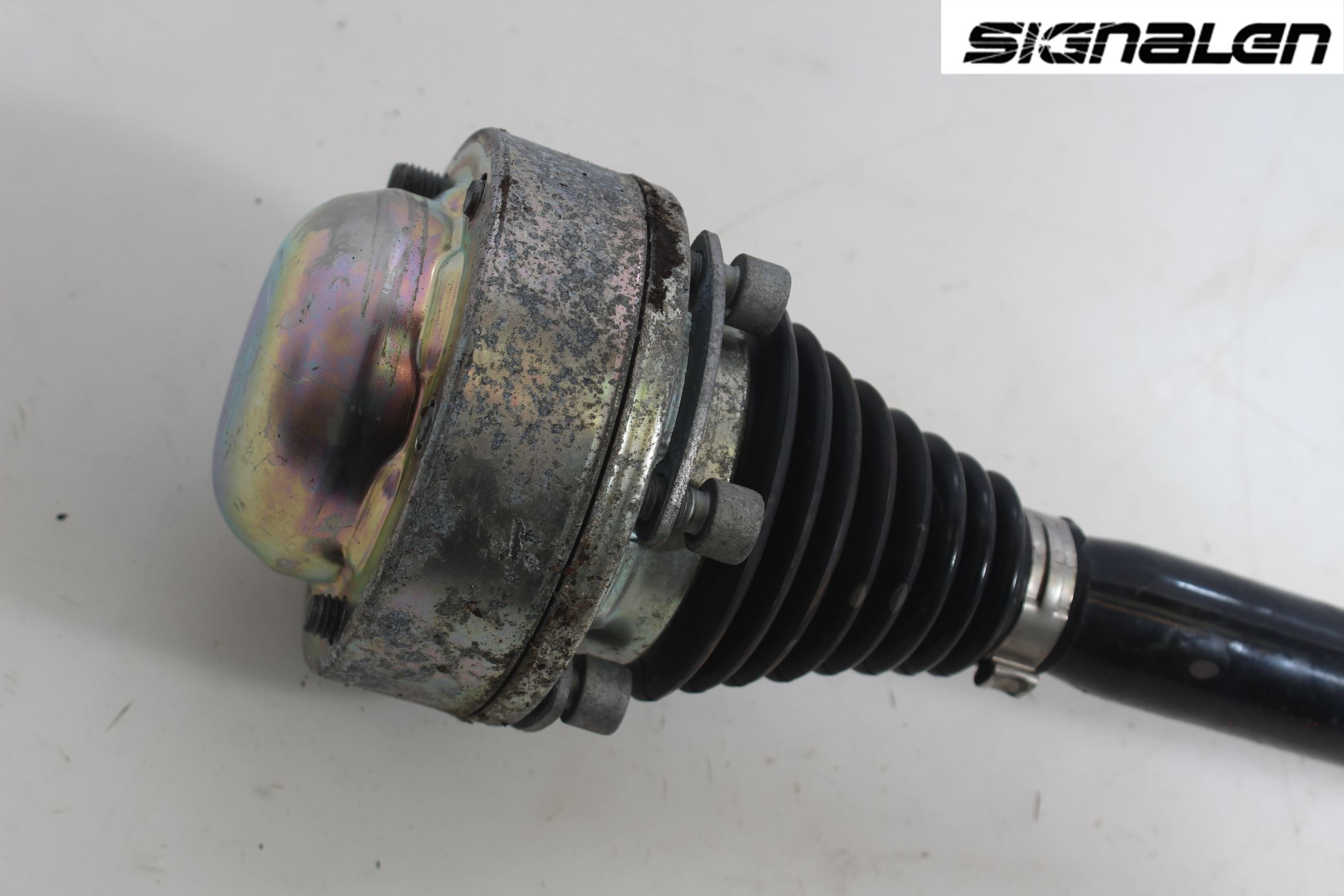 Audi A5 07-16 Drivaxel Bak Vänster