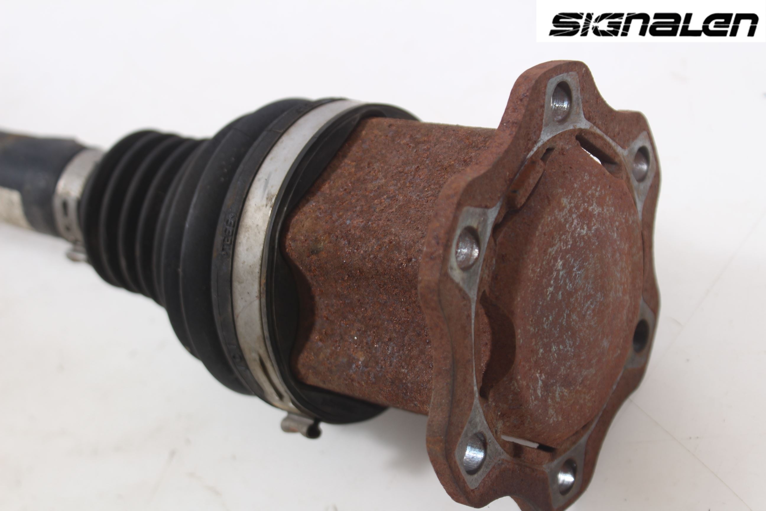 Audi A4/S4 08-11 Drivaxel Fram Vänster