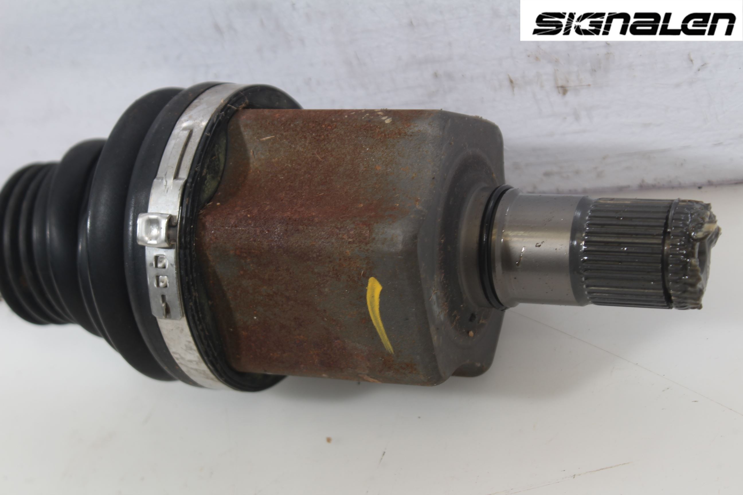 Volkswagen VW TIGUAN 16-24 Drivaxel Fram Vänster