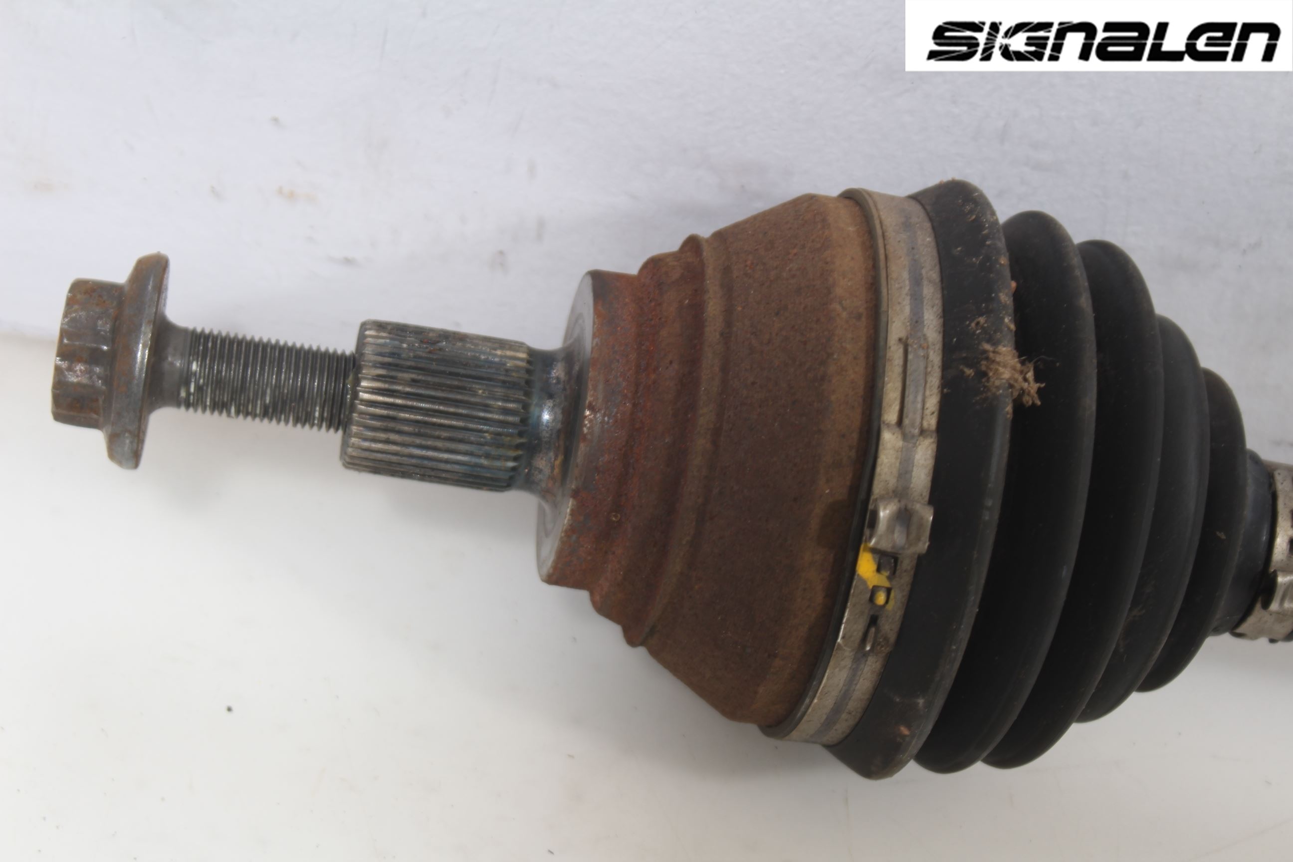 Volkswagen VW TIGUAN 16-24 Drivaxel Fram Vänster