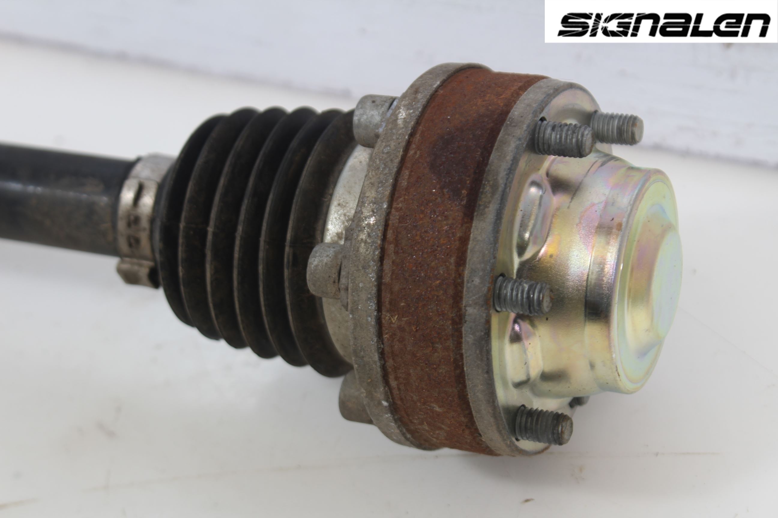 Volkswagen VW TIGUAN 16-24 Drivaxel Bak Höger
