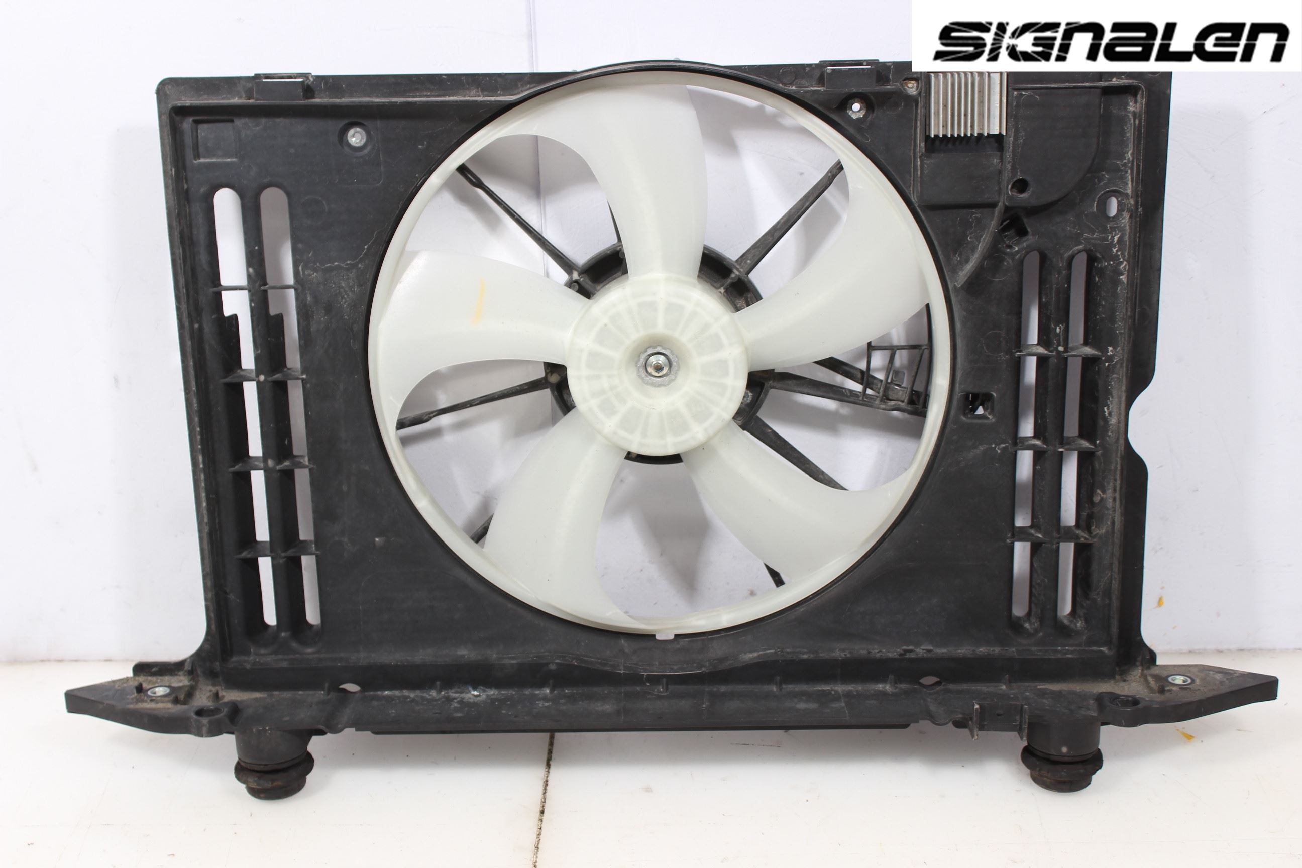 Toyota AURIS 13-19 Kylfläkt El