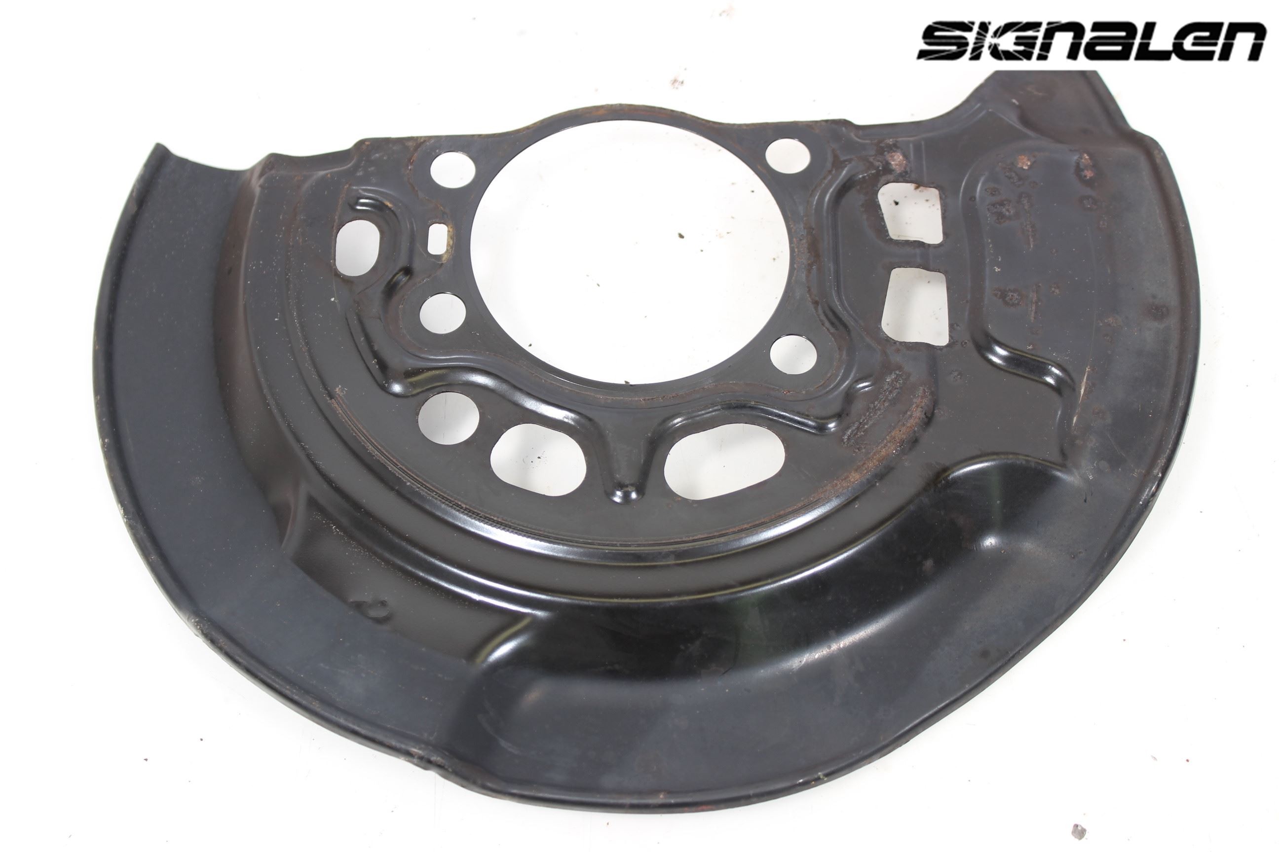 Toyota AURIS 13-19 Bromssköld Fram