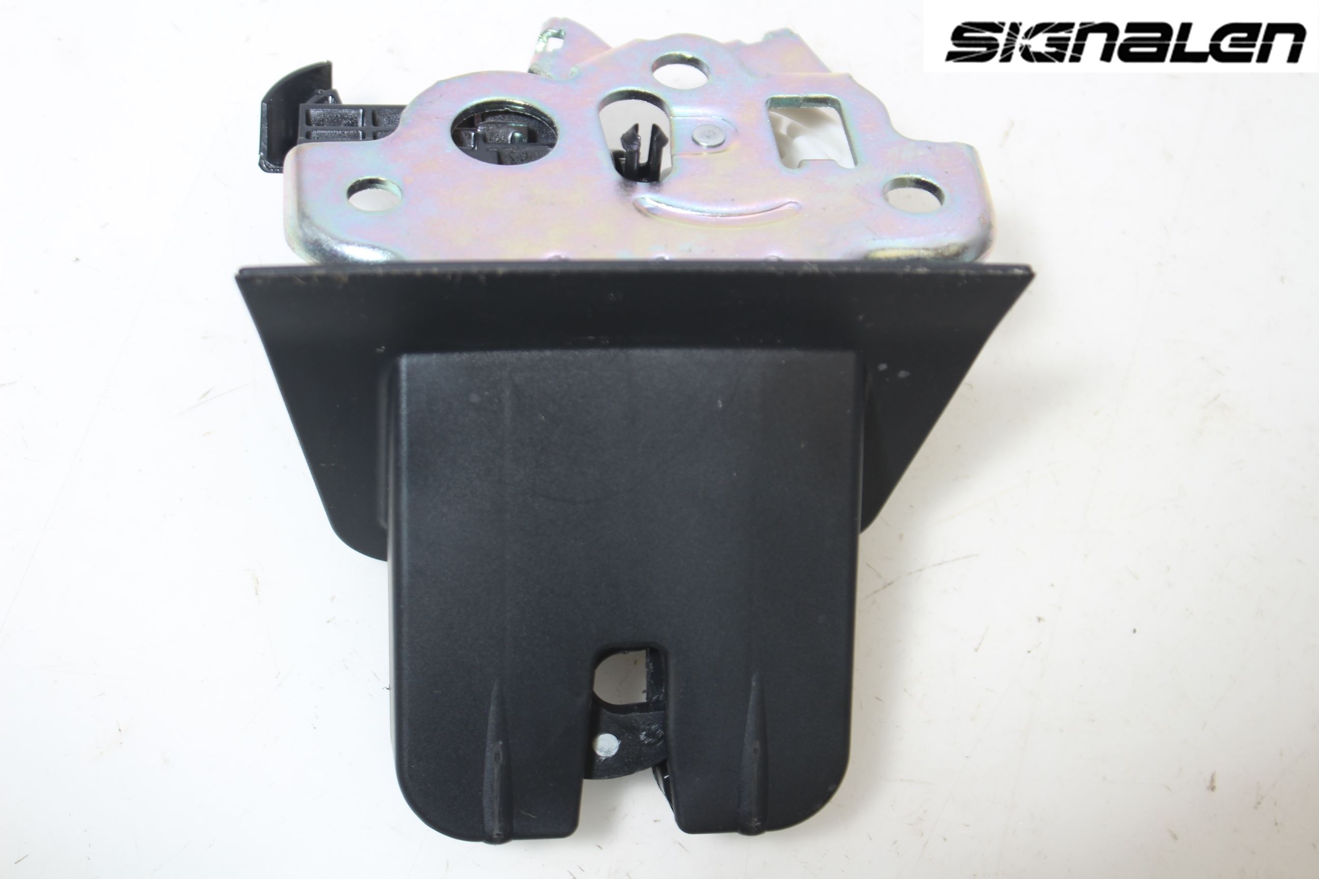 Audi A4 12-15 Låskista Baklucka