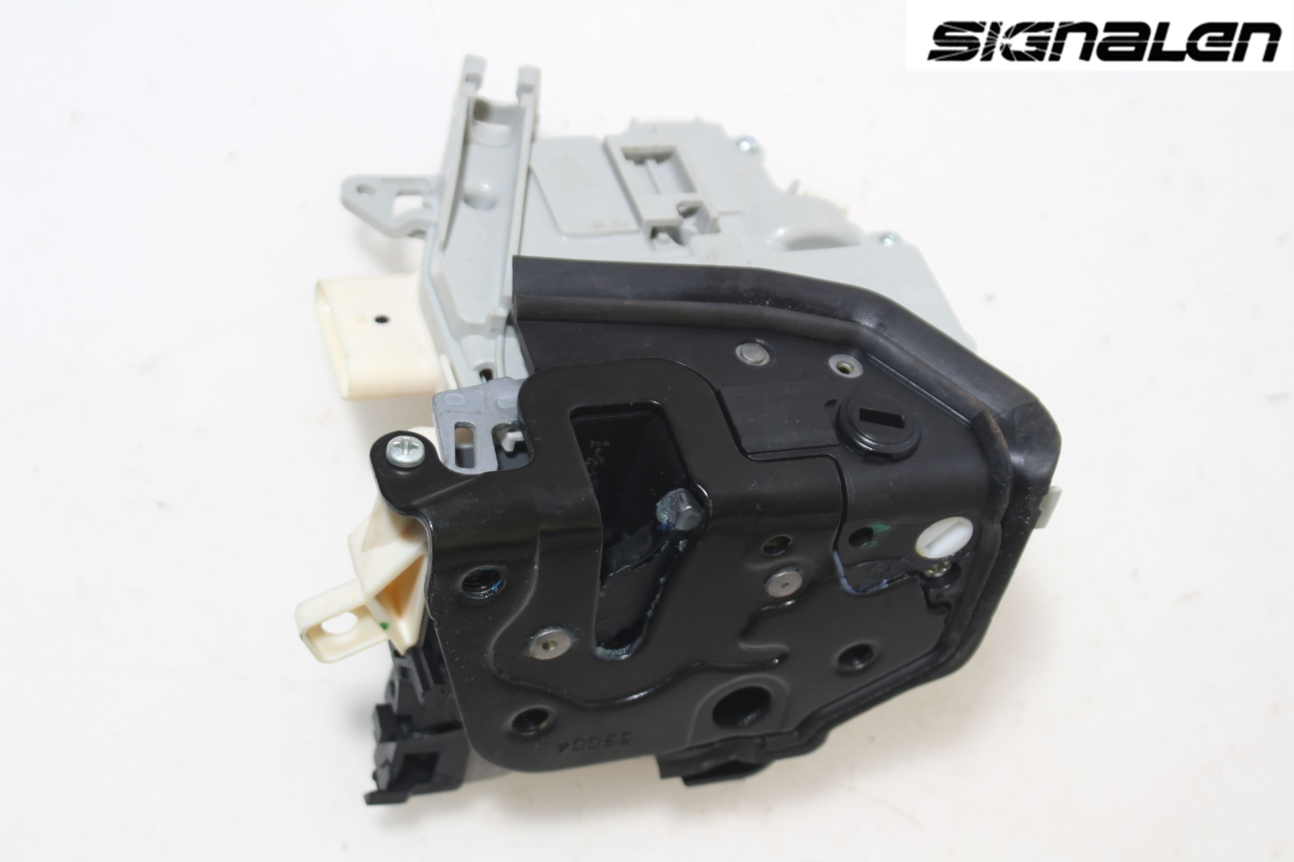 Audi A4 12-15 Låskista-Dörrlås