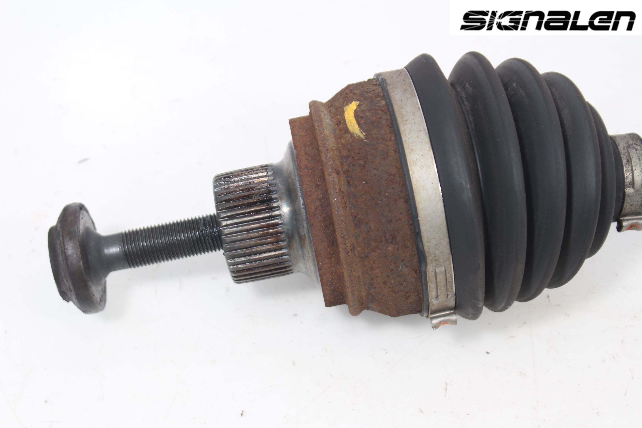 Audi A4 12-15 Drivaxel Fram Höger