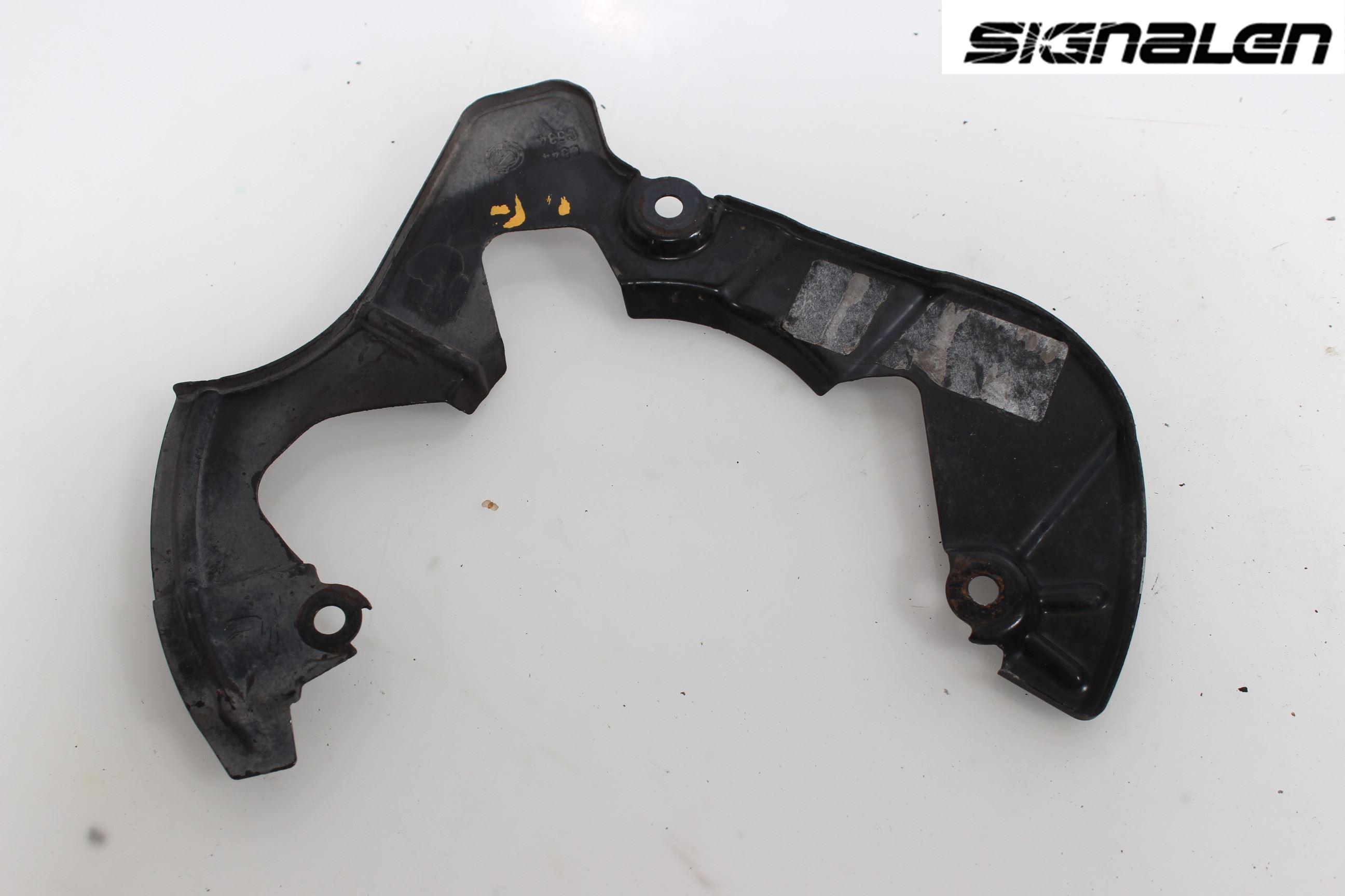 Ford KA 09-16 Bromssköld Fram