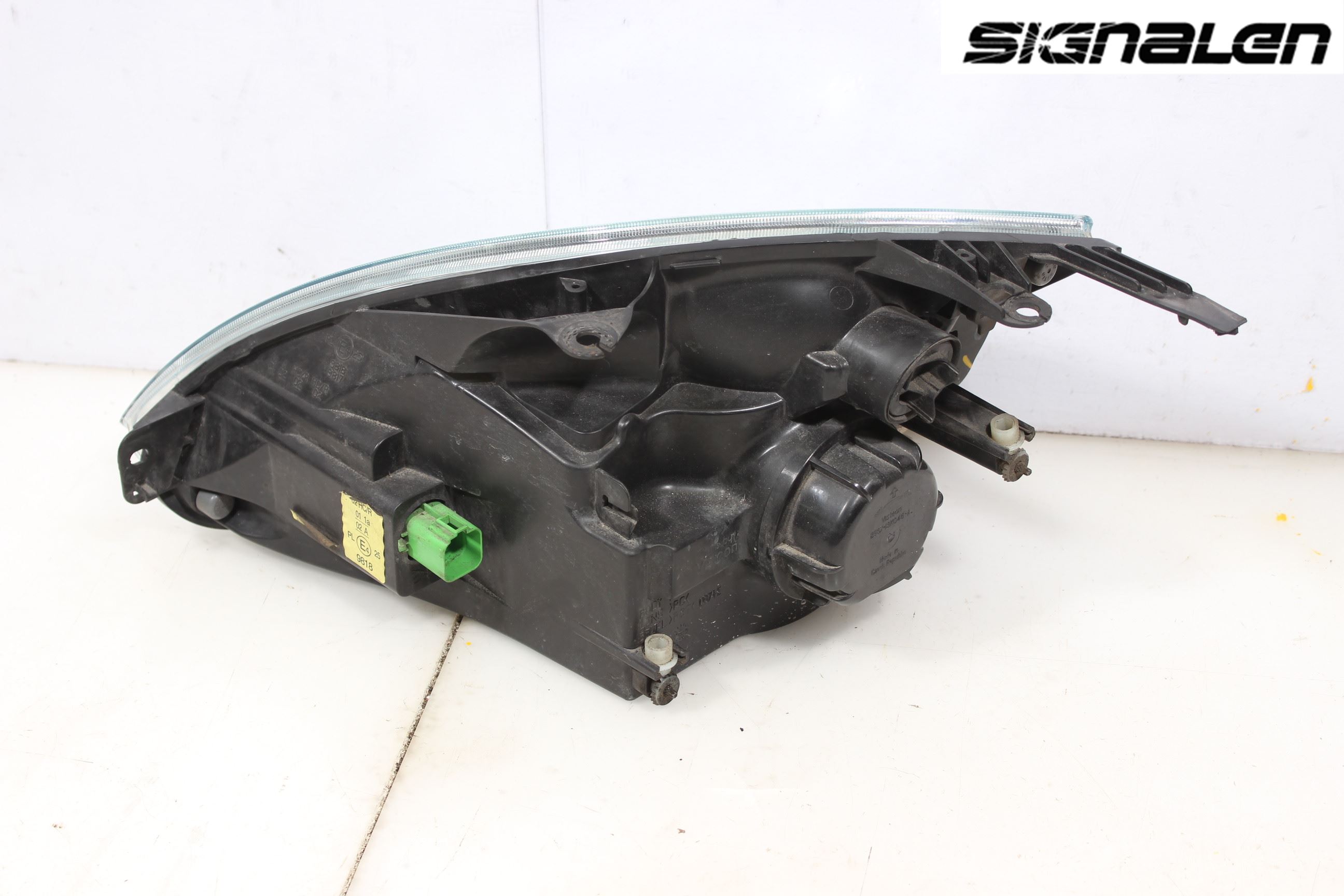 Ford FIESTA     02-05 Strålkastare Höger