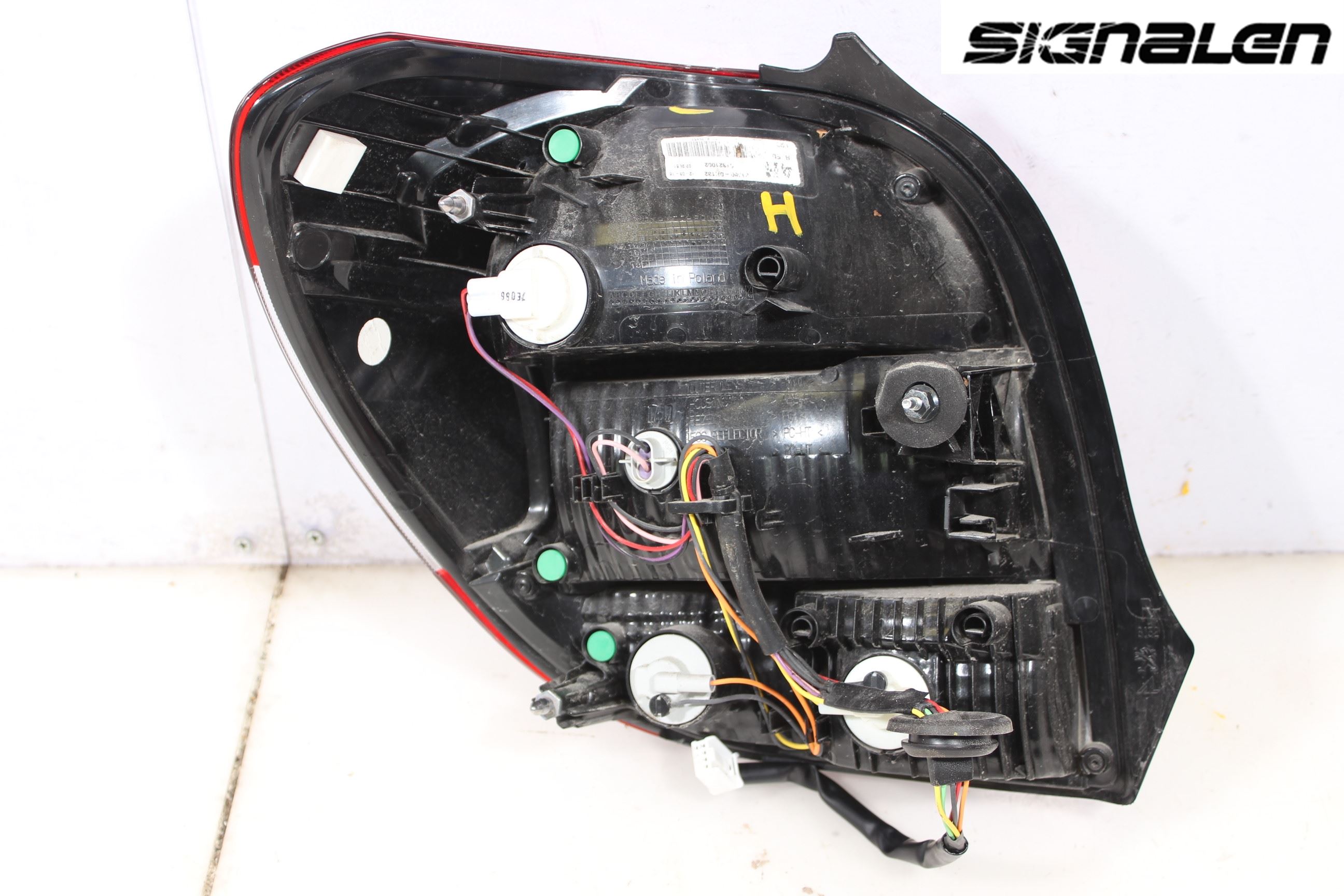 Peugeot 108 15-22 Bakljus Höger