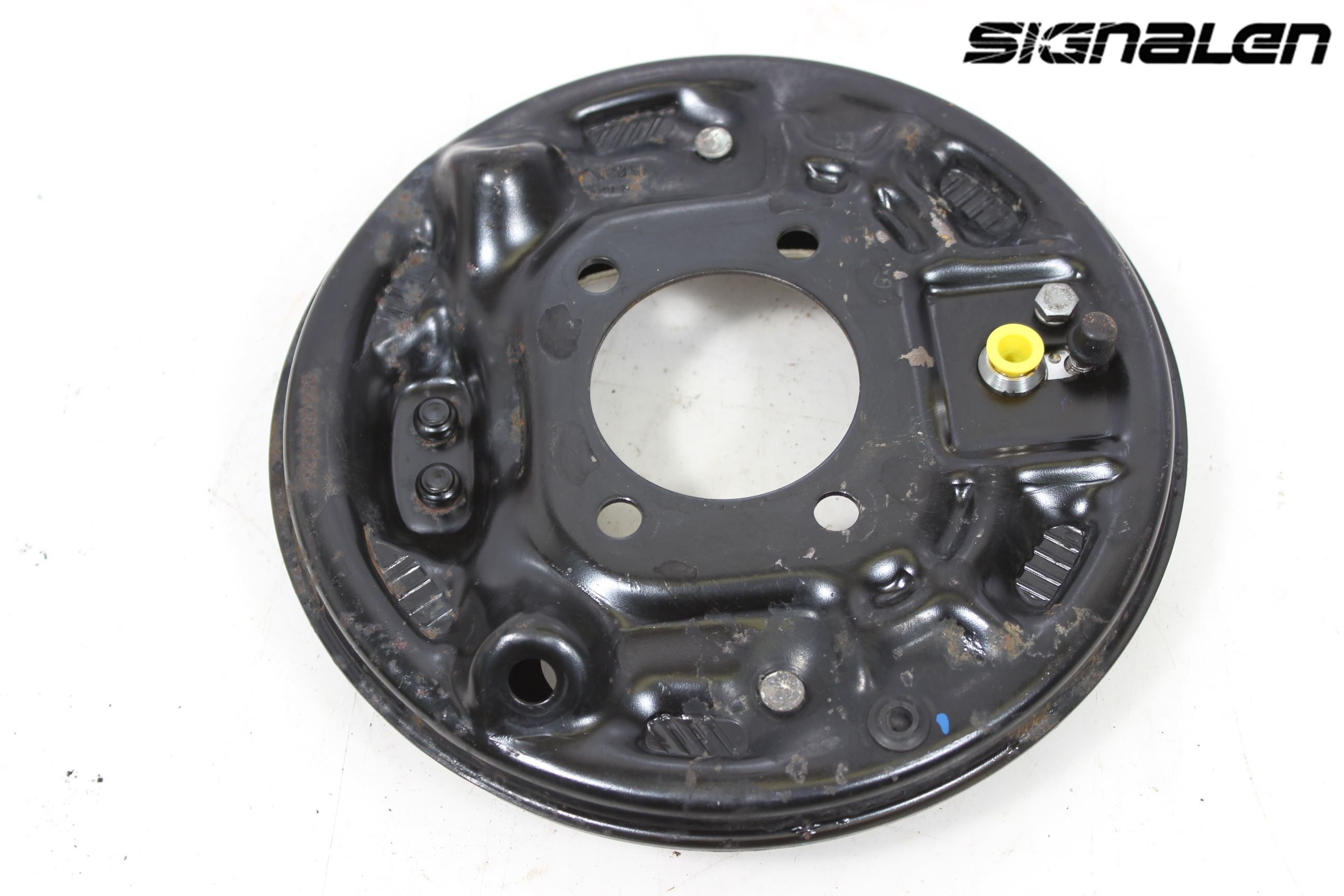 Peugeot 108 15-22 Bromssköld Bak